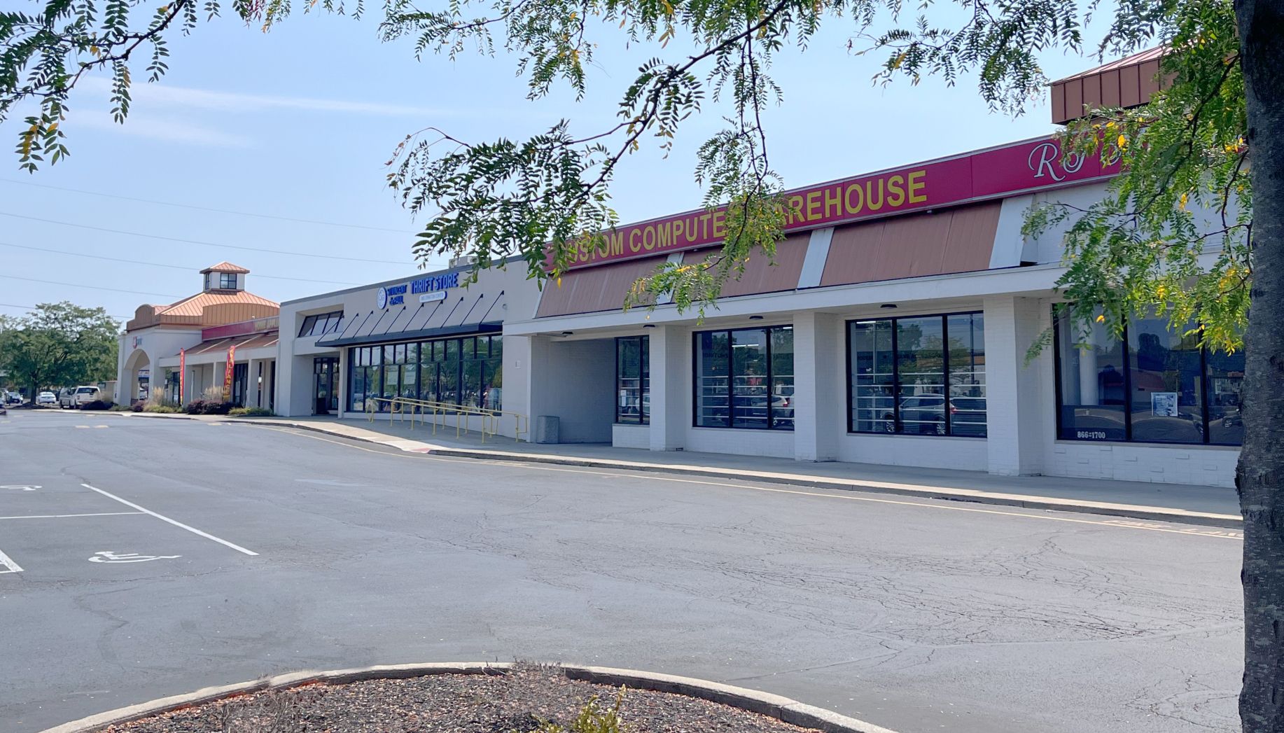 5929 East Main St, Columbus, OH 43213
