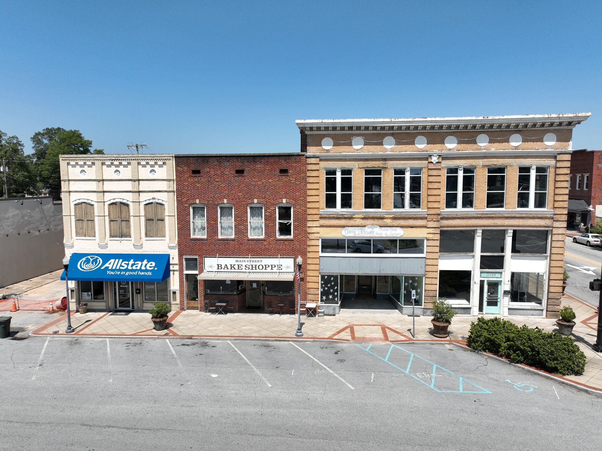 104 W Main St, Clinton, SC 29325