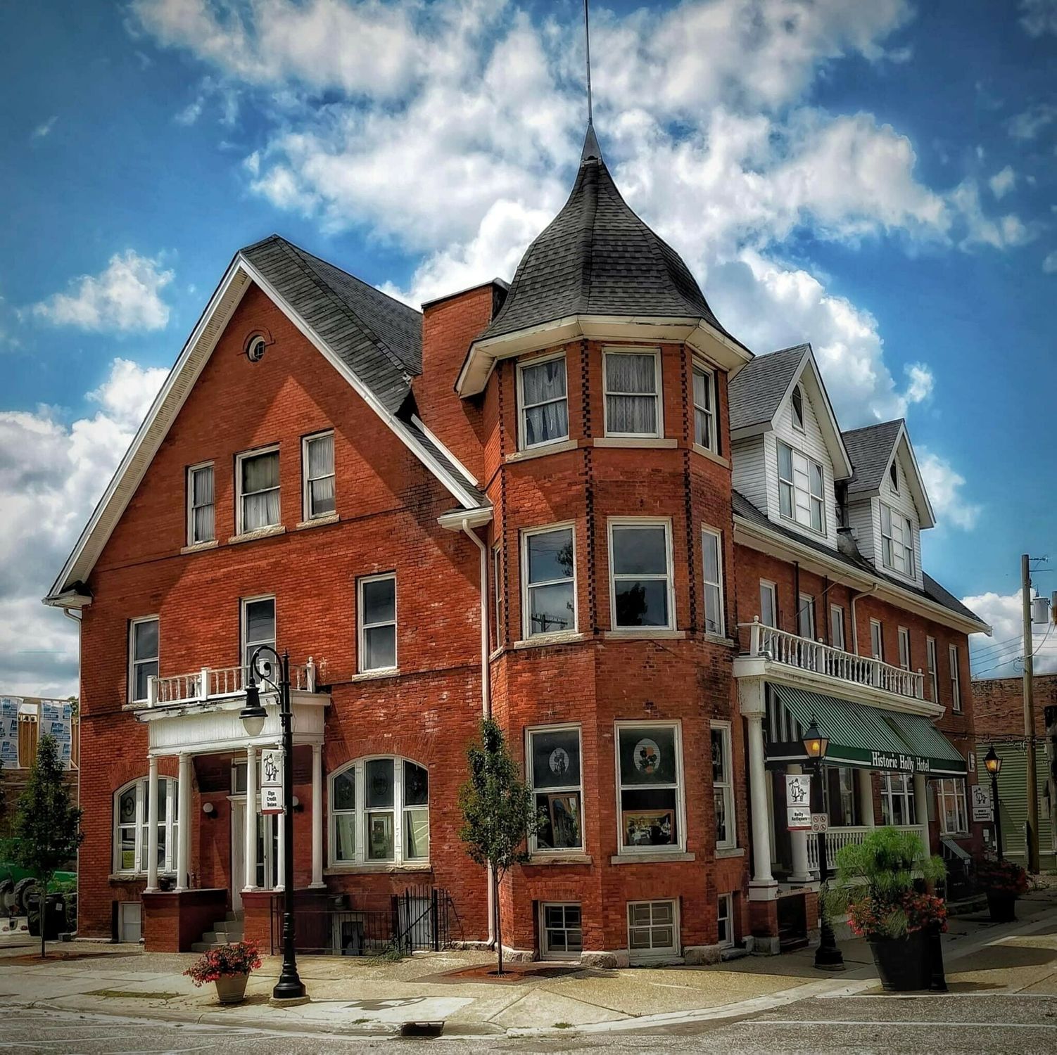 110 Battle Aly, Holly, MI 48442