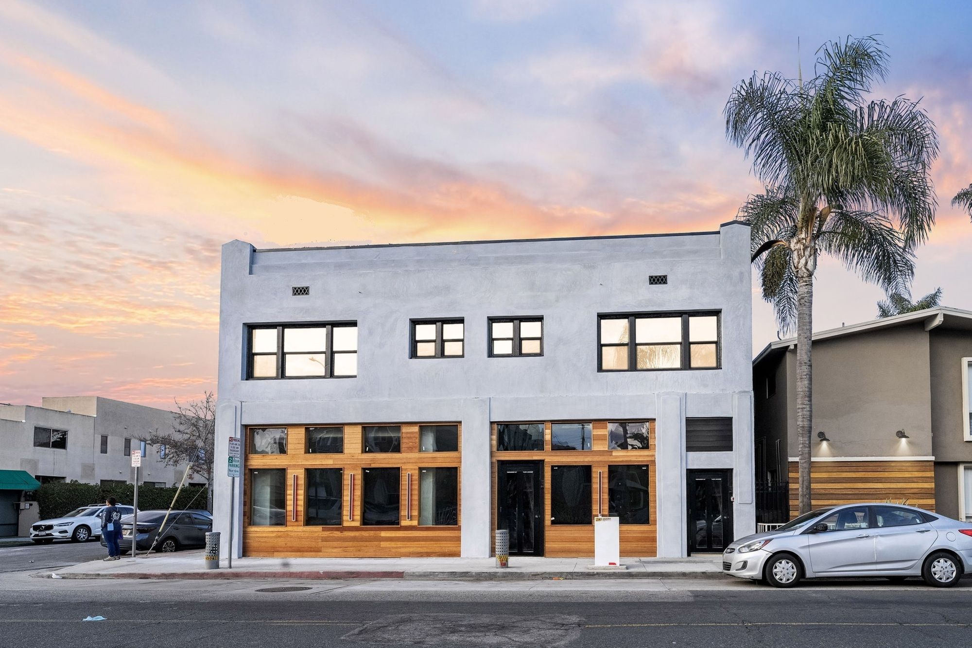 1427 E 4th St thumbnail 34