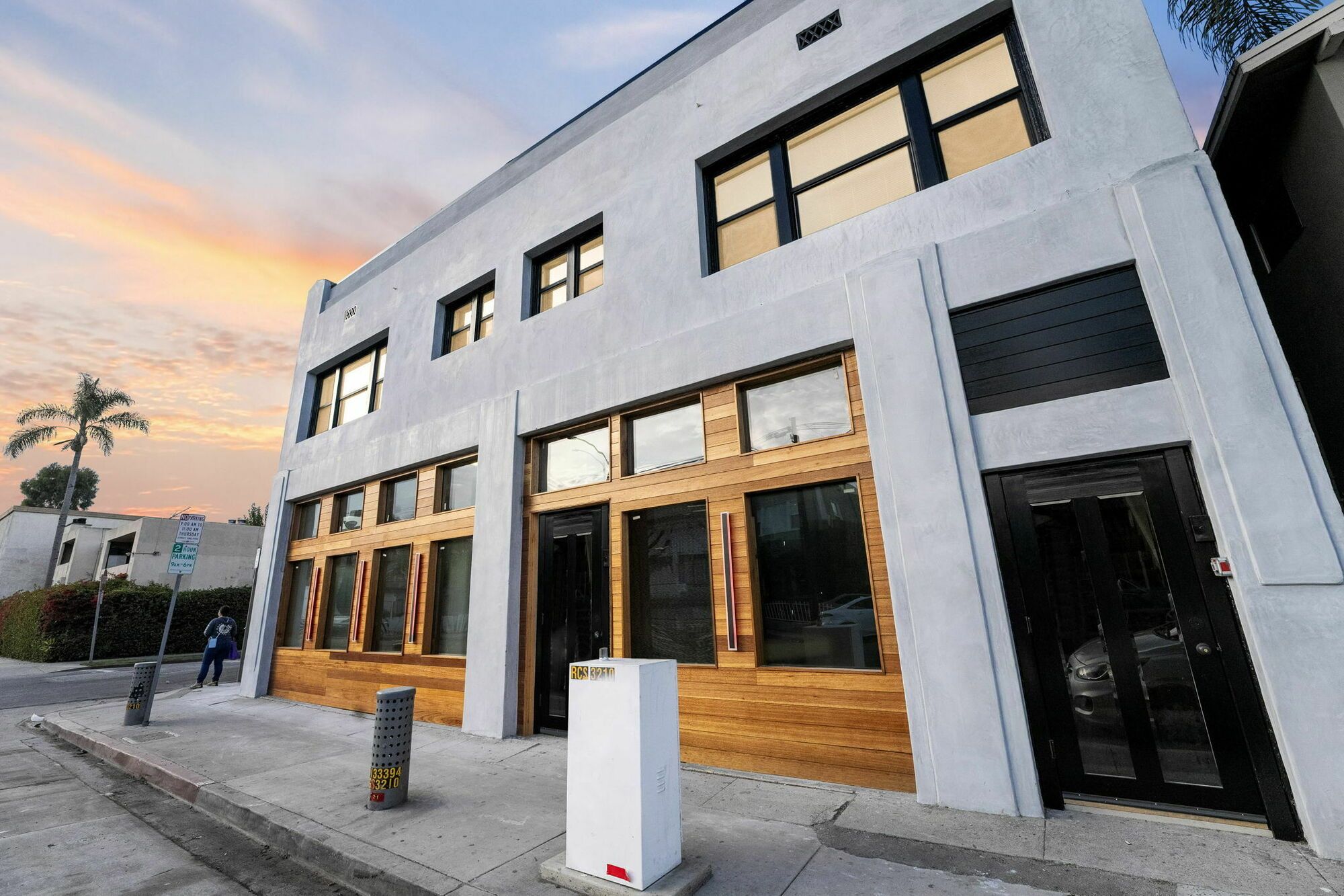 1427 E 4th St thumbnail 39