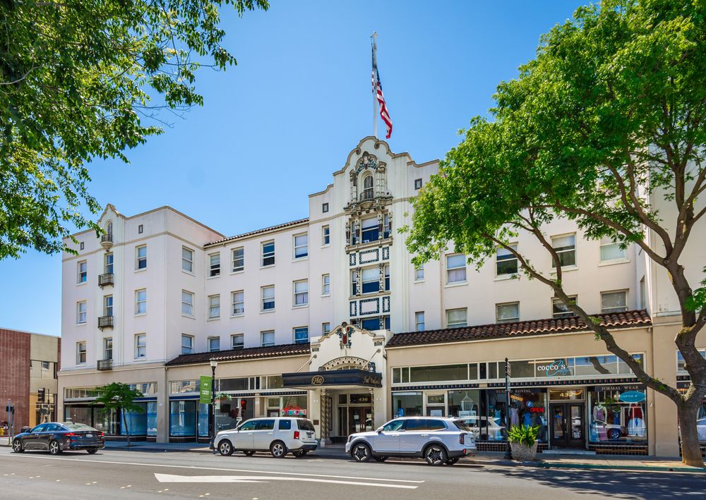 The Hotel Woodland Apartments