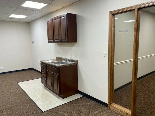 Suite B-3 Kitchenette