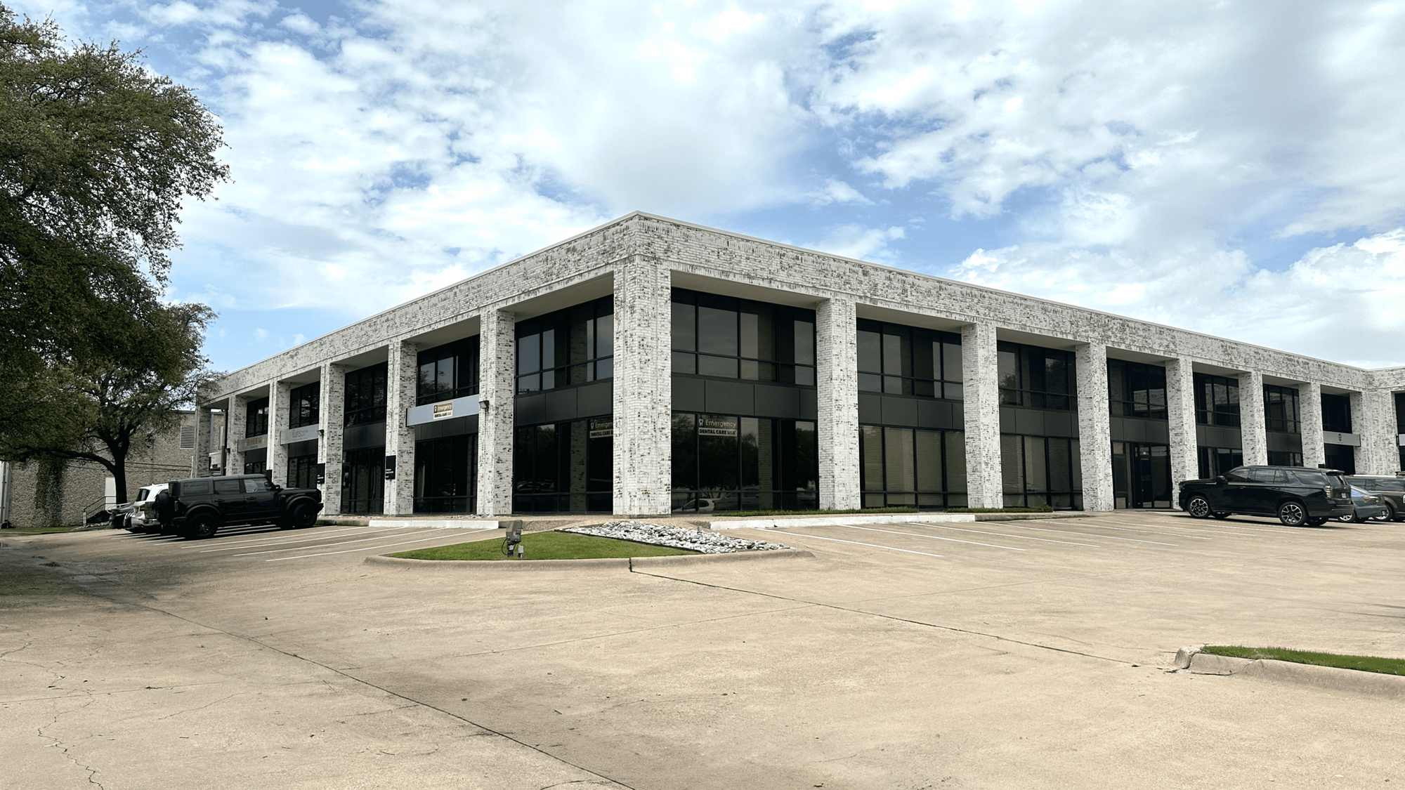 4801 Spring Valley Rd, Farmers Branch, TX 75244