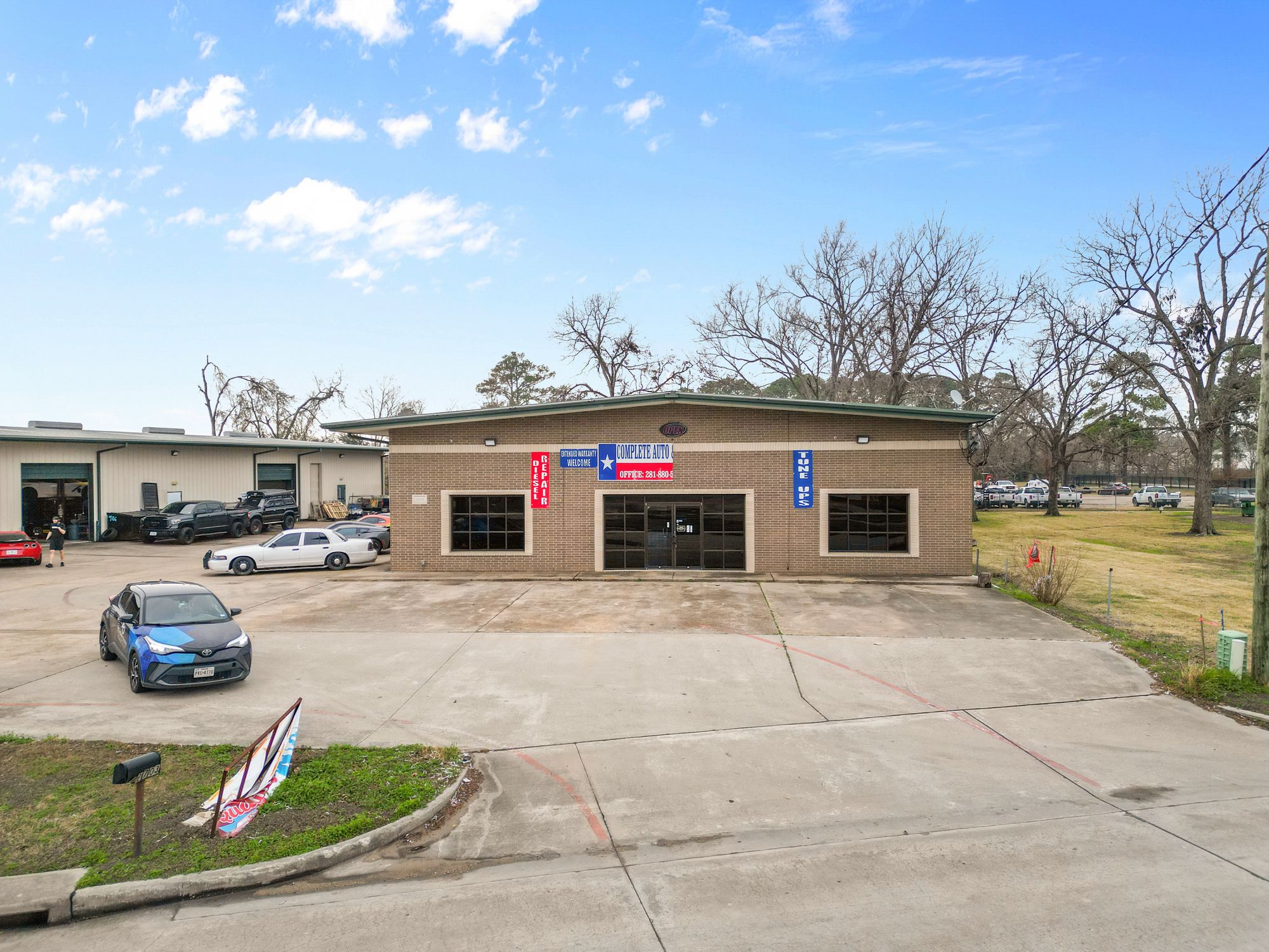 12703 Cutten Rd, Houston, TX 77066