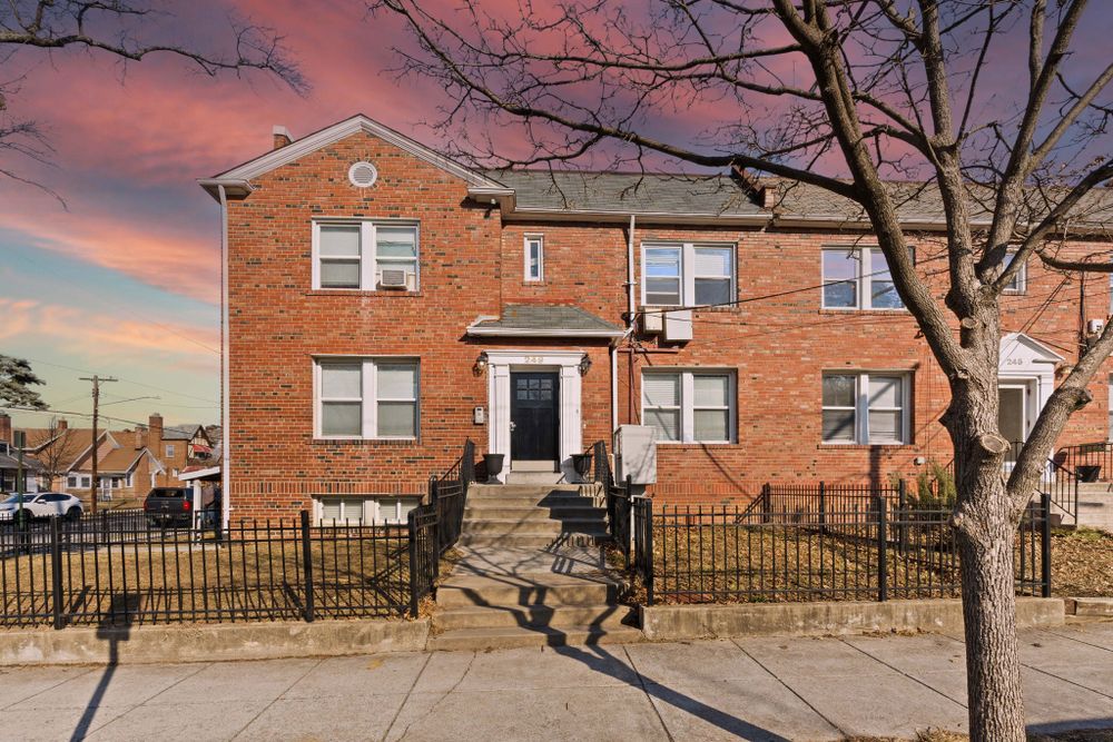 249 Oglethorpe Street NW