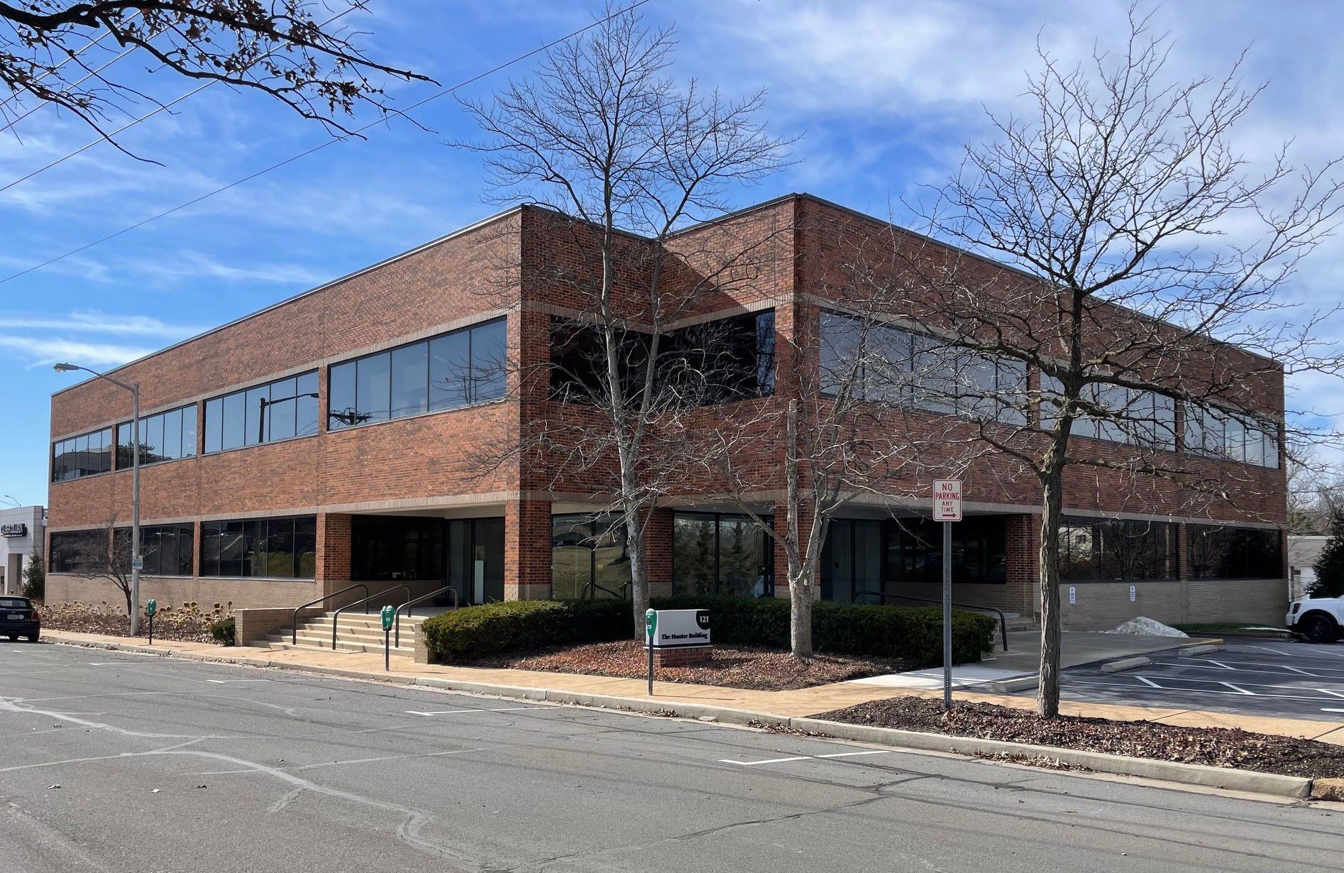 121 Hunter Ave, Saint Louis, MO 63124