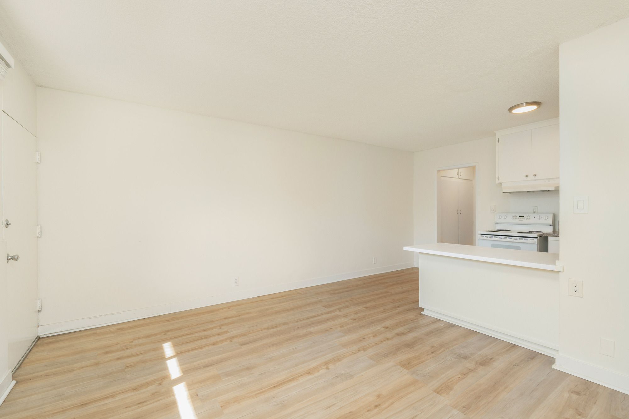 1626 Pine Ave thumbnail 34