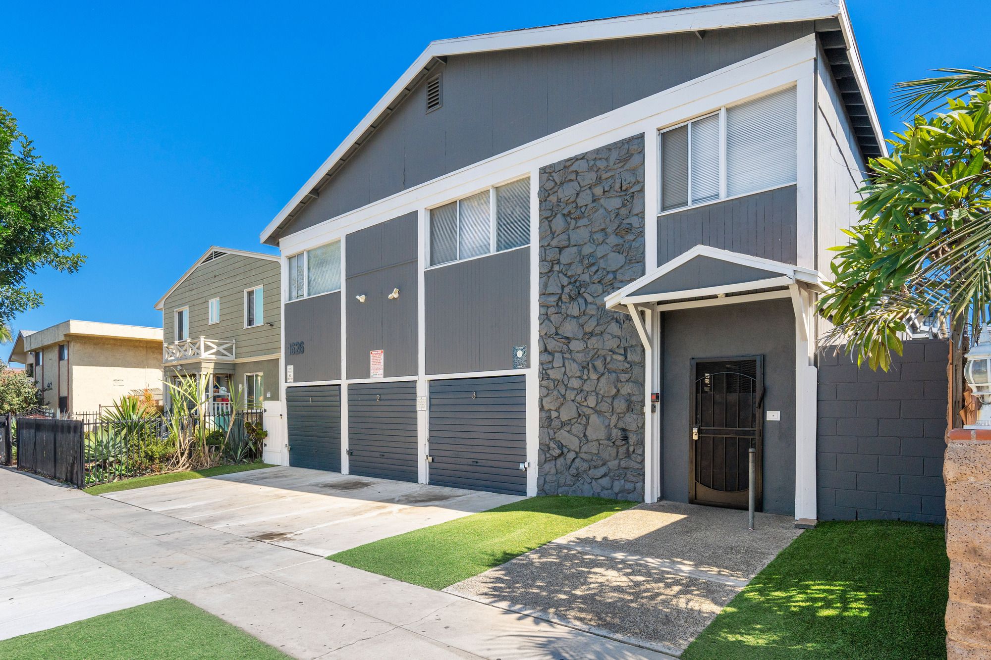 1626 Pine Ave thumbnail 40