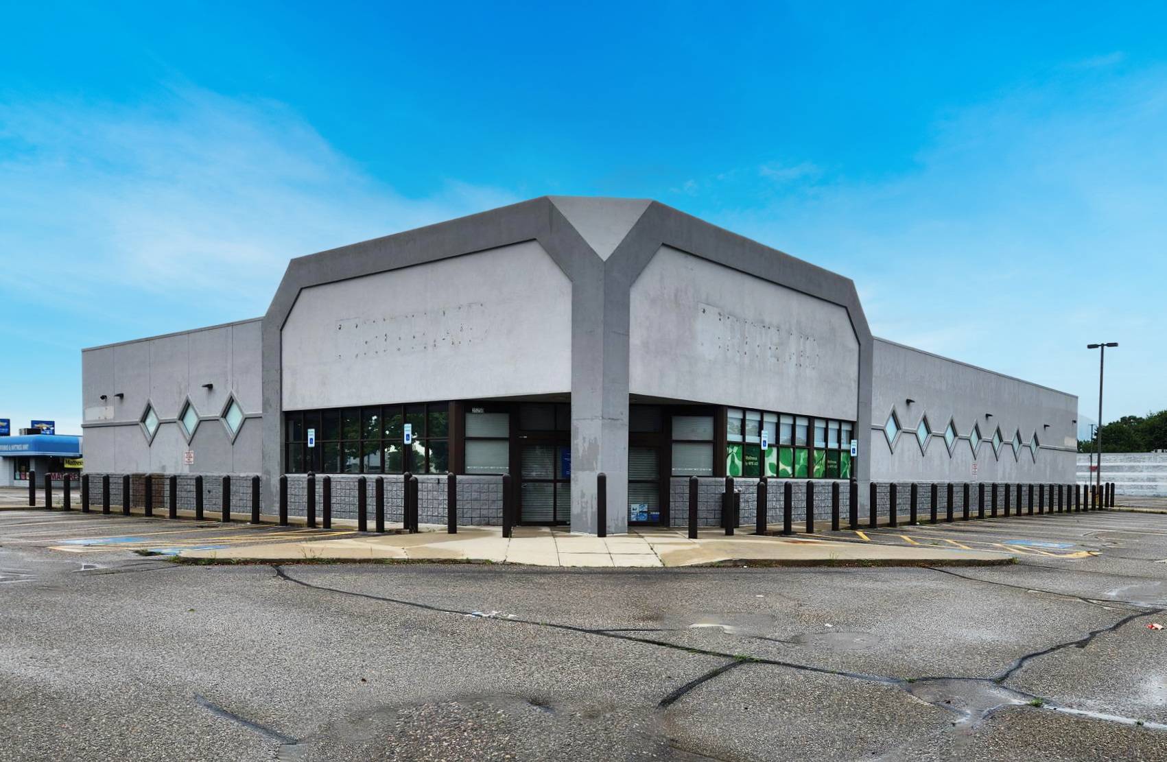 35250 S Gratiot Ave, Clinton Township, MI 48035