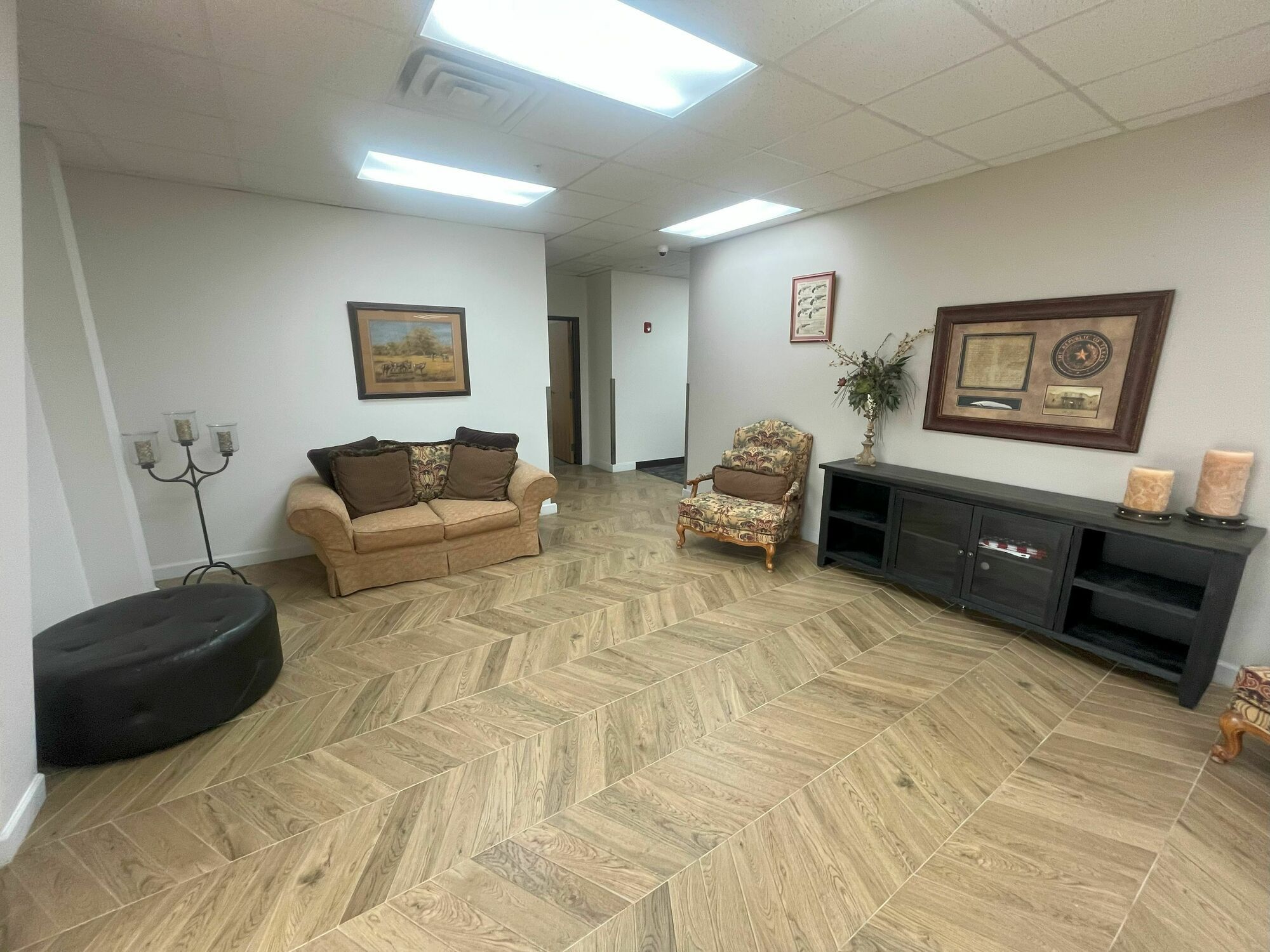 Office for lease at 1608 Royston Ln, Round Rock, TX, 78664 — photo 5