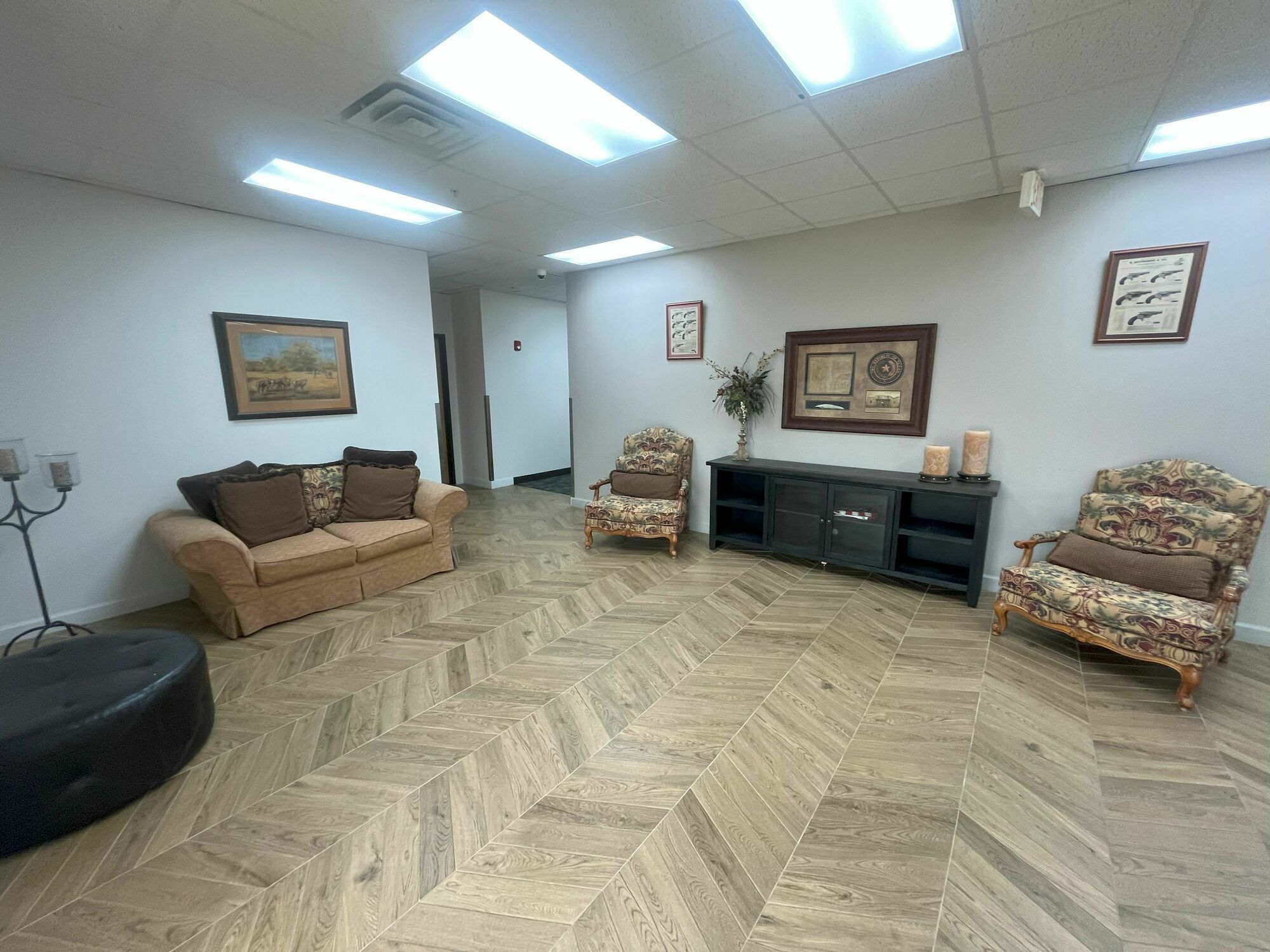 Office for lease at 1608 Royston Ln, Round Rock, TX, 78664 — photo 6