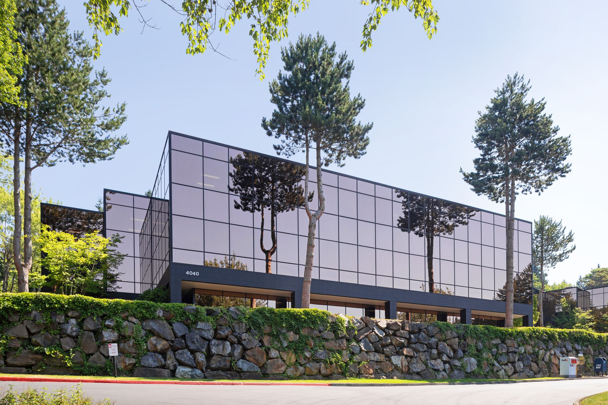 4040 Lake Washington Blvd NE, Kirkland, WA 98033