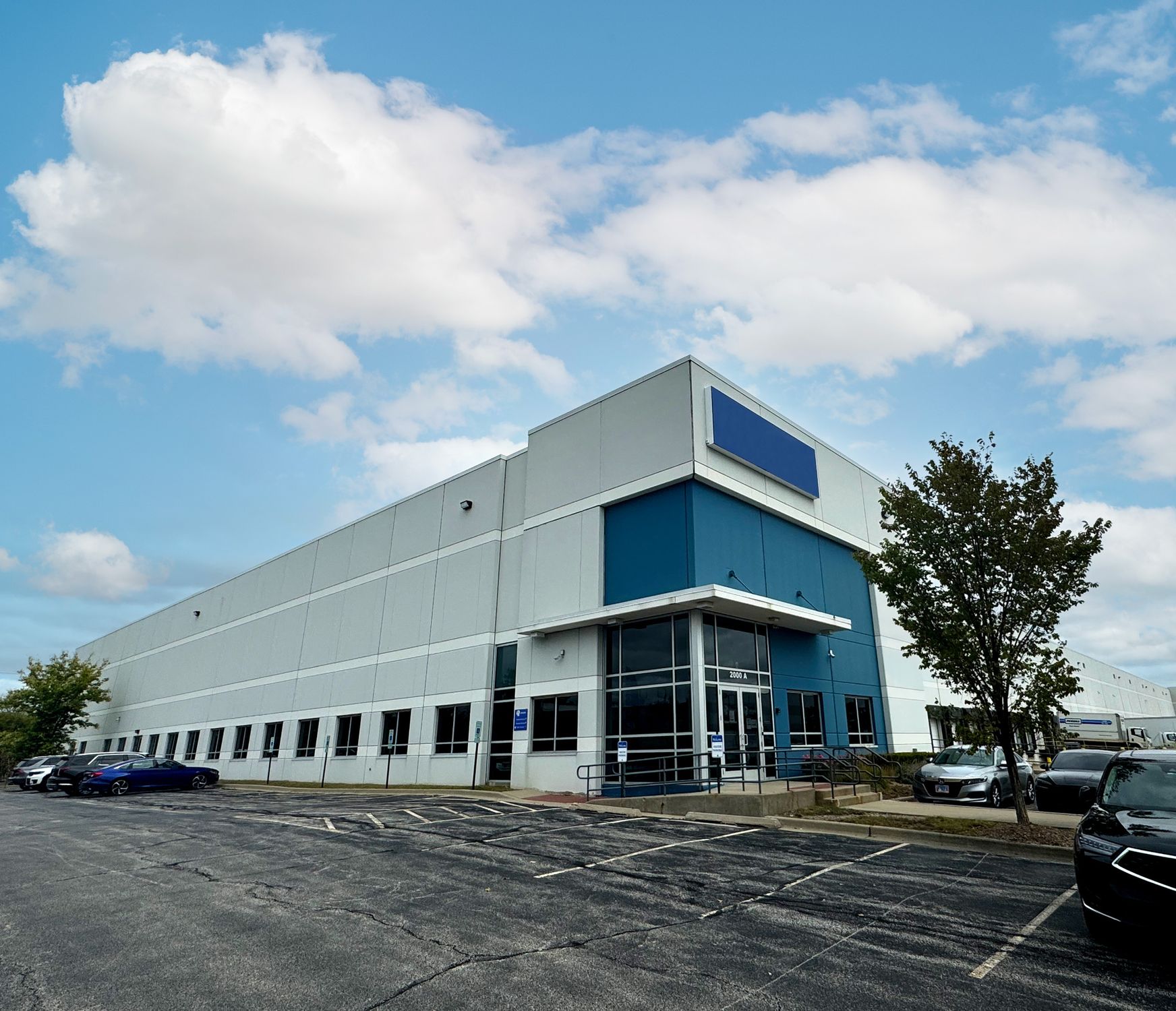 2000 Arthur Ave, Elk Grove Village, IL 60007
