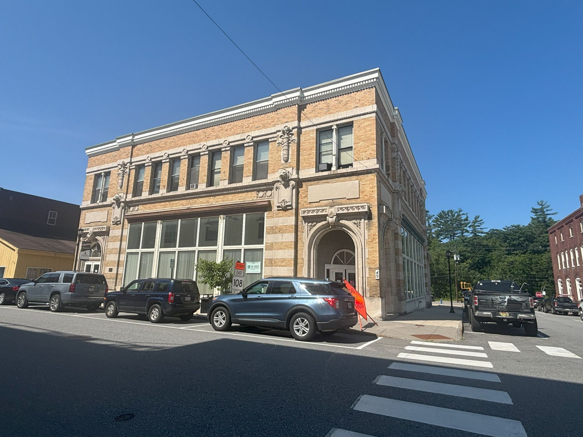 49 Congress St, Rumford, ME 04276