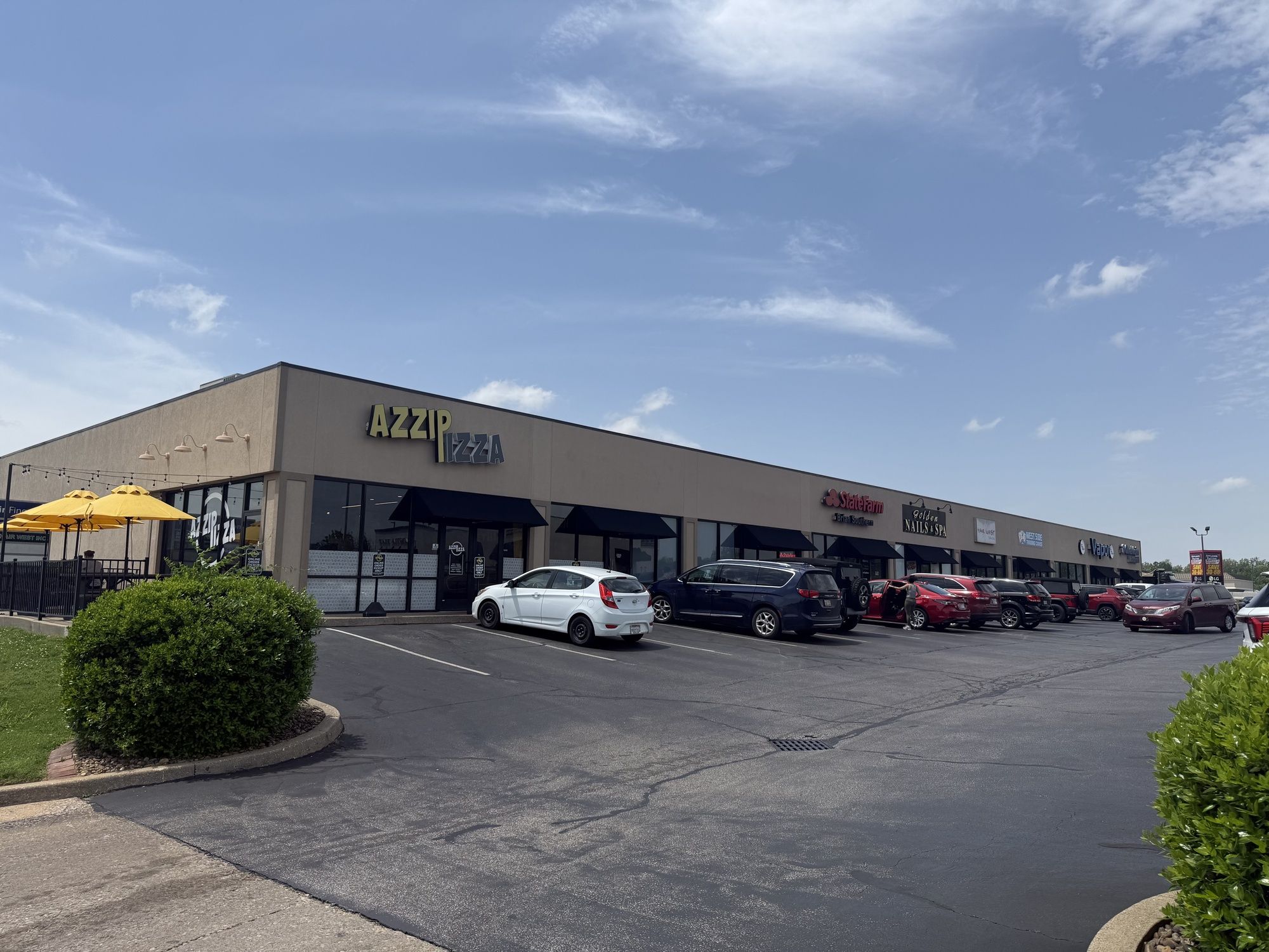 5225 Pearl Dr, Evansville, IN 47712