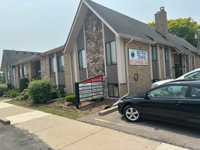 28551 Southfield Rd, Lathrup Village, MI 48076