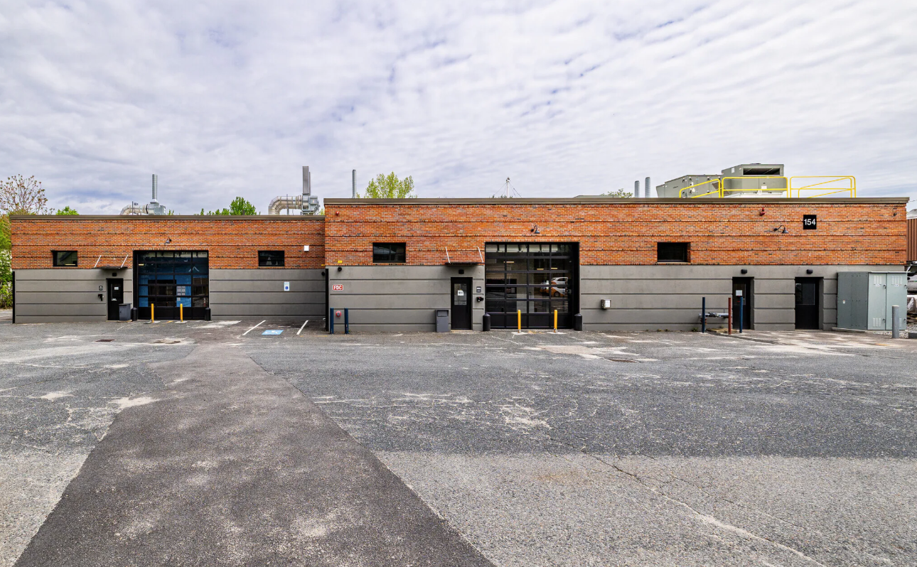 154 Calvary St, Waltham, MA 02453