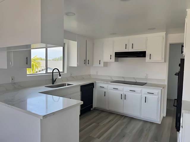 935 W 10th St thumbnail 41