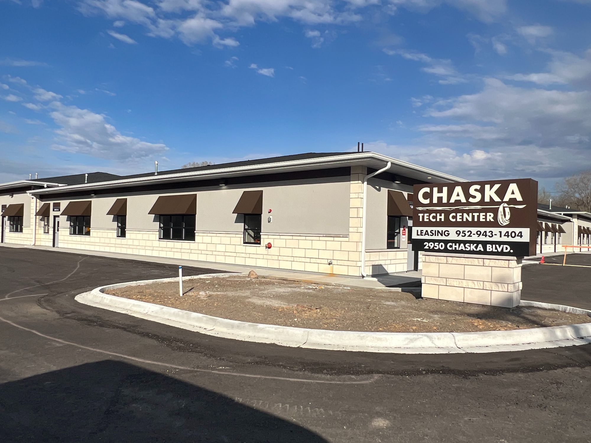 2950 Chaska Blvd, Chaska, MN 55318
