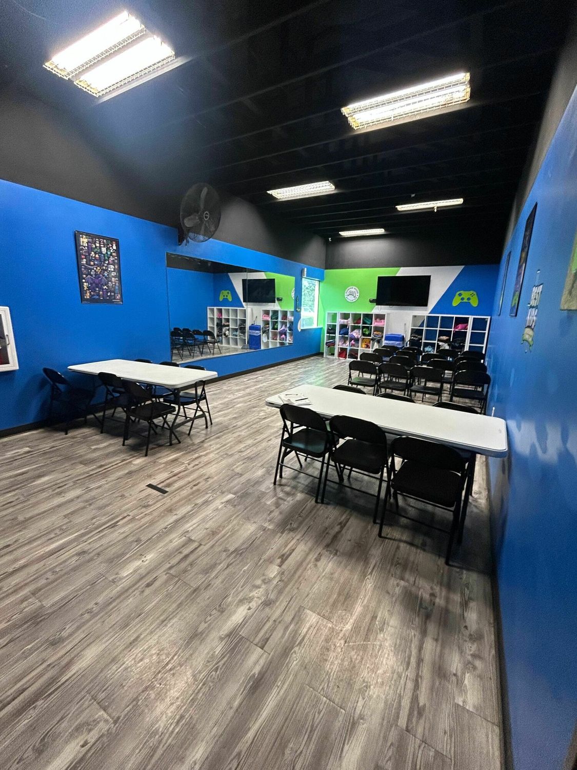 Retail for sale at 2401 South A.W. Grimes Boulevard, Round Rock, TX, 78664 — photo 8