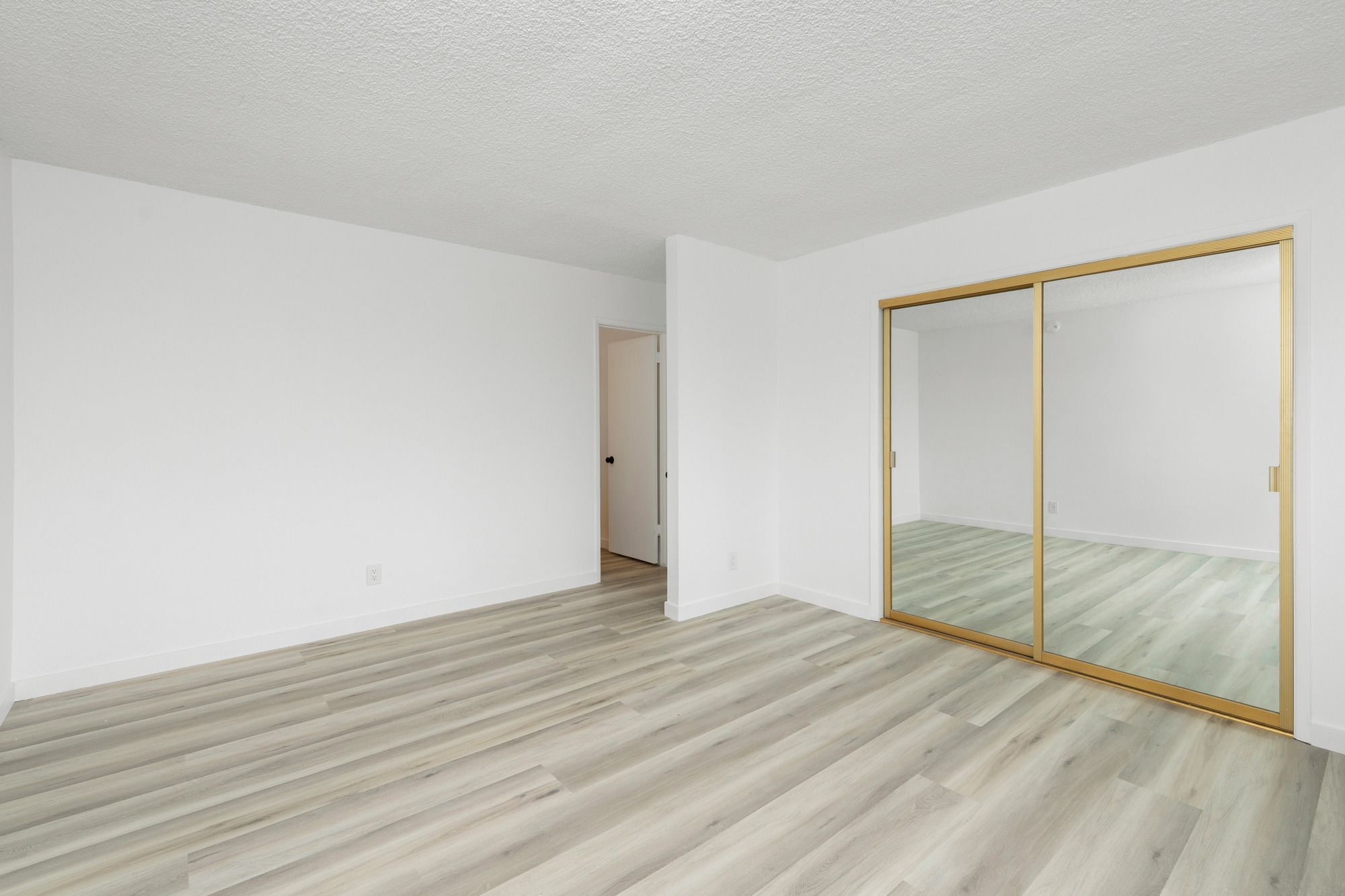 935 W 10th St thumbnail 61