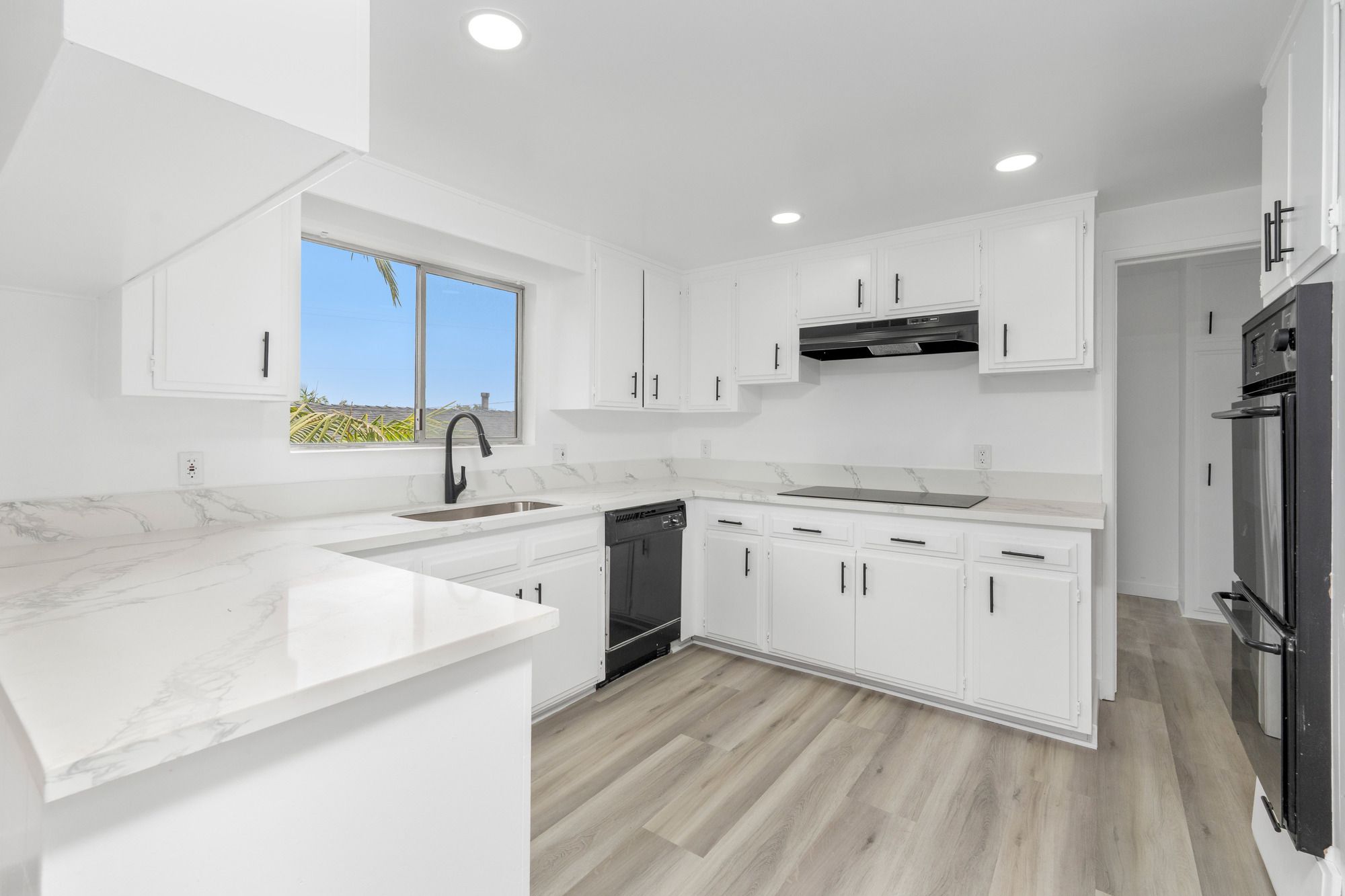 935 W 10th St thumbnail 48
