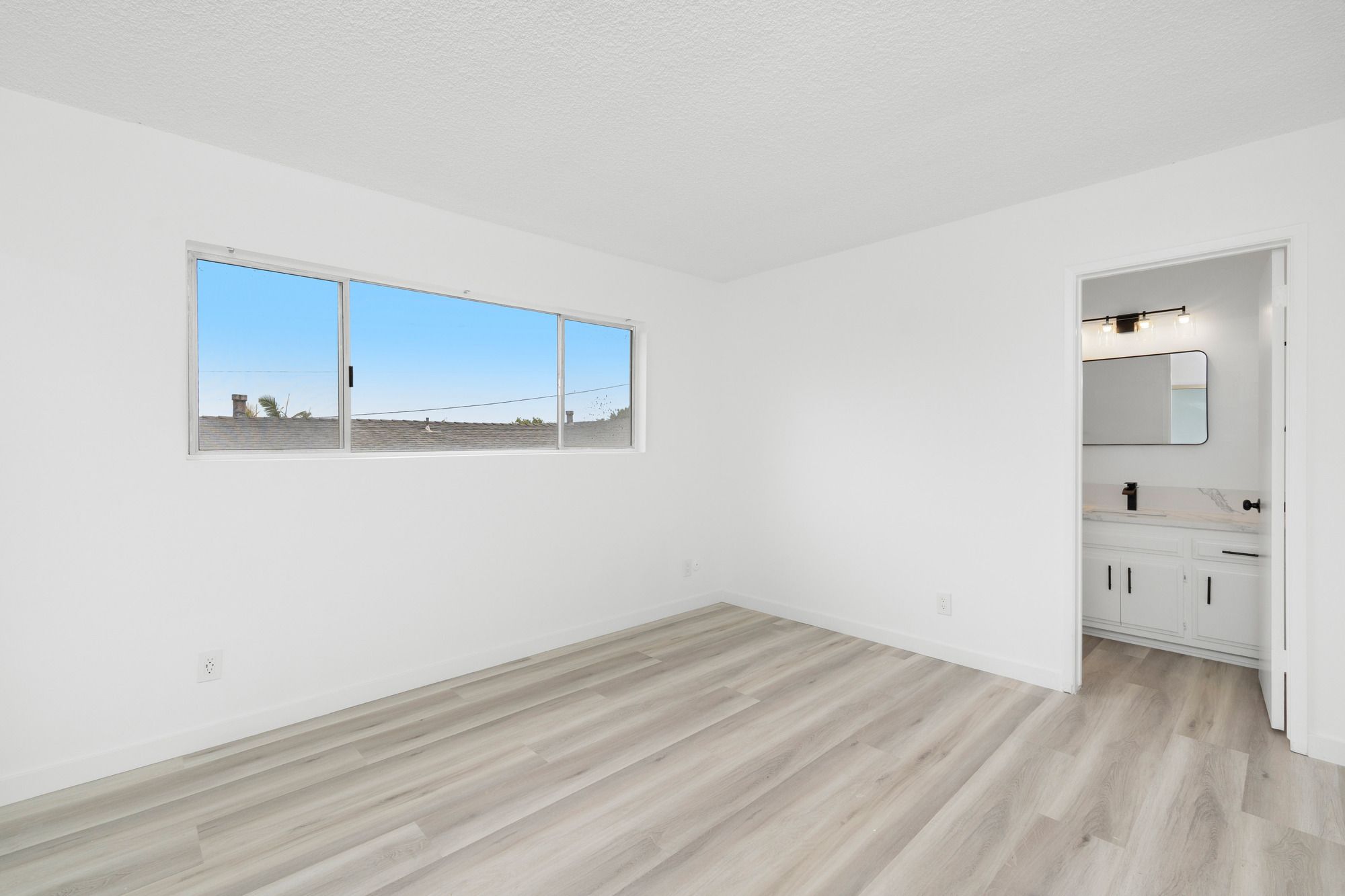 935 W 10th St thumbnail 55