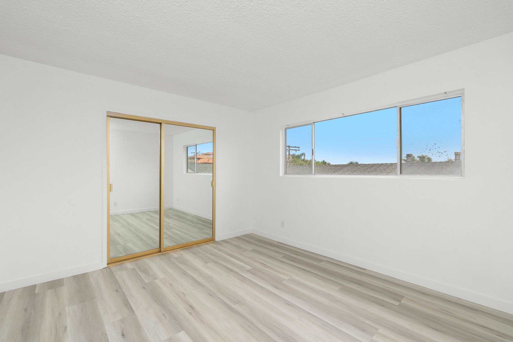935 W 10th St thumbnail 57
