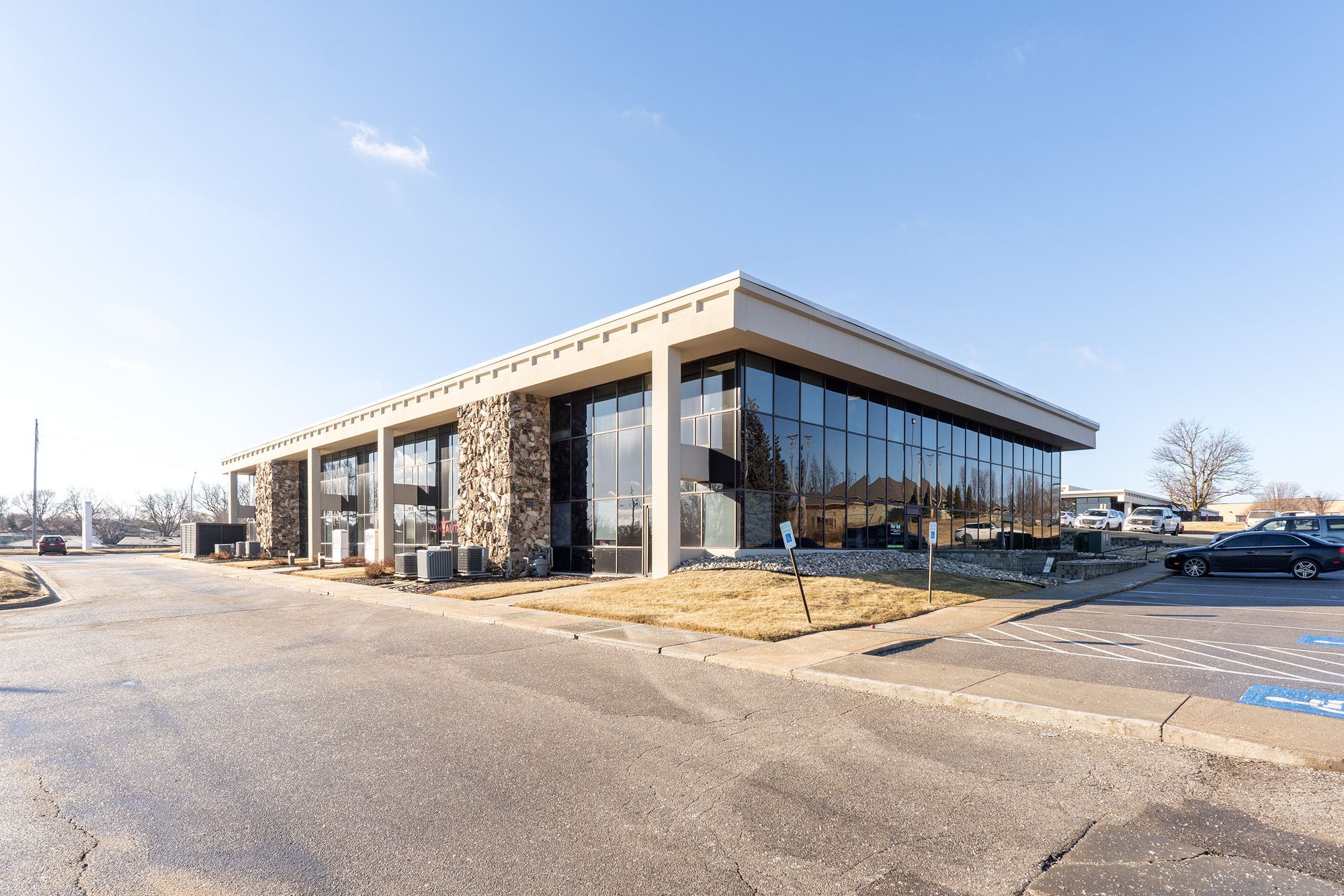 11704 W Center Rd, Omaha, NE 68144