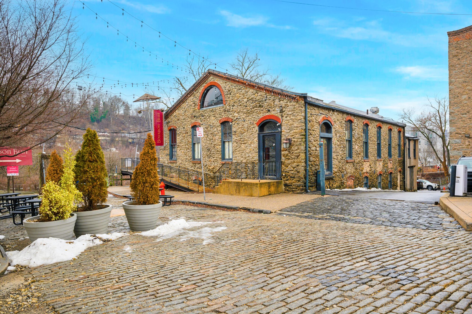 2 Rector St, Philadelphia, PA 19127