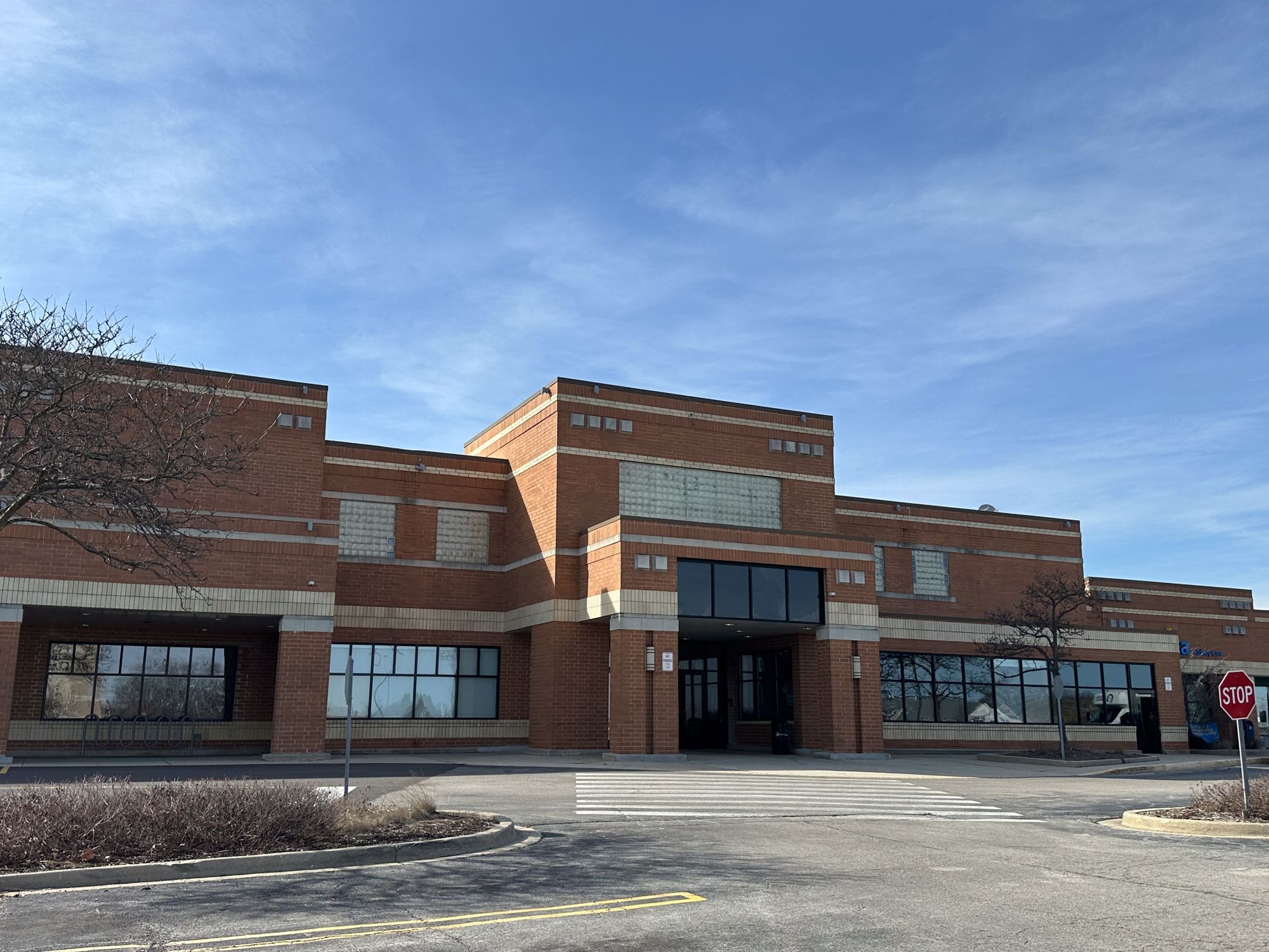 560 S Schmale Rd, Carol Stream, IL 60188