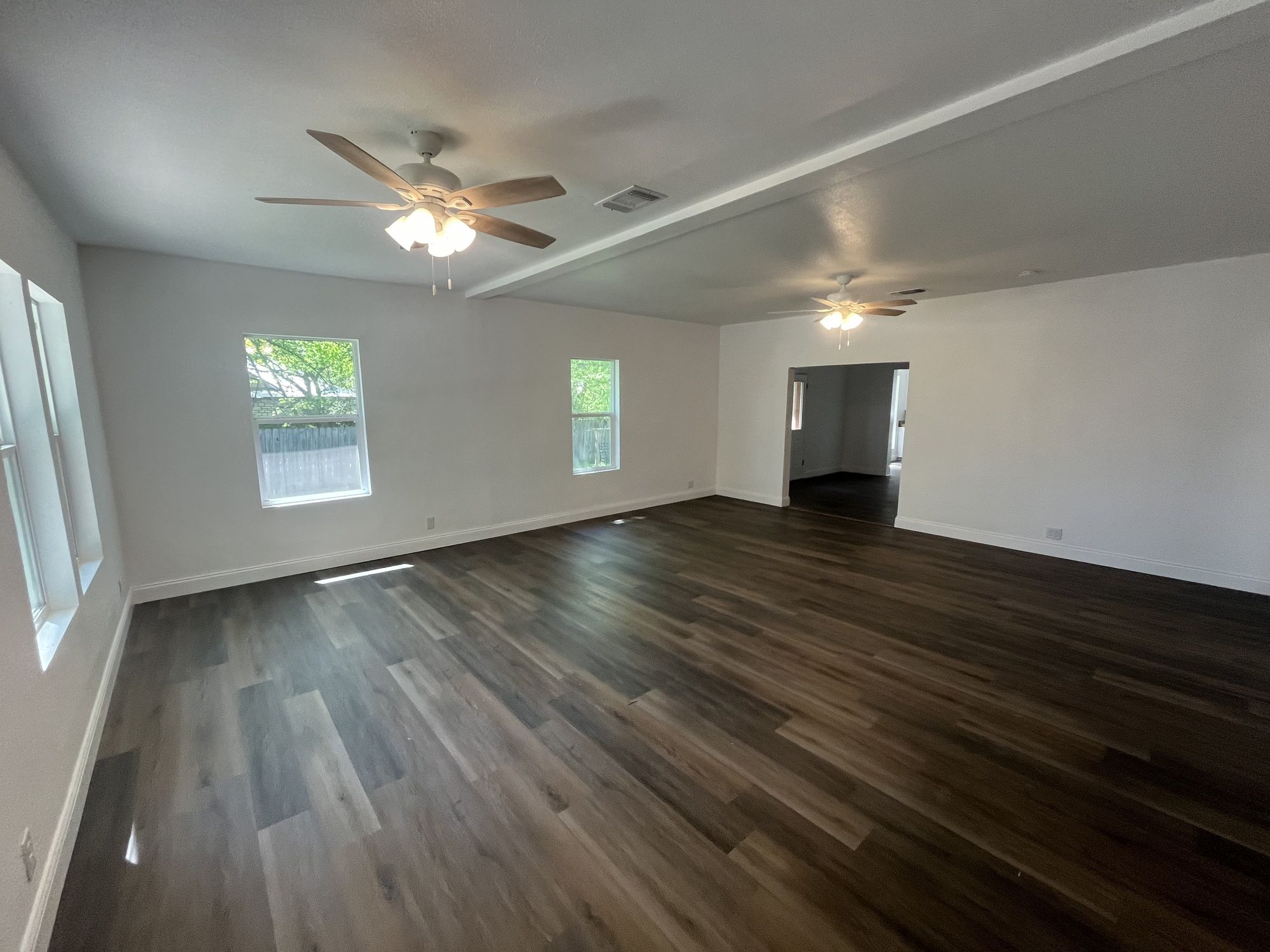 Retail for lease at 115 Hickman St, Liberty Hill, TX, 78642 — photo 5