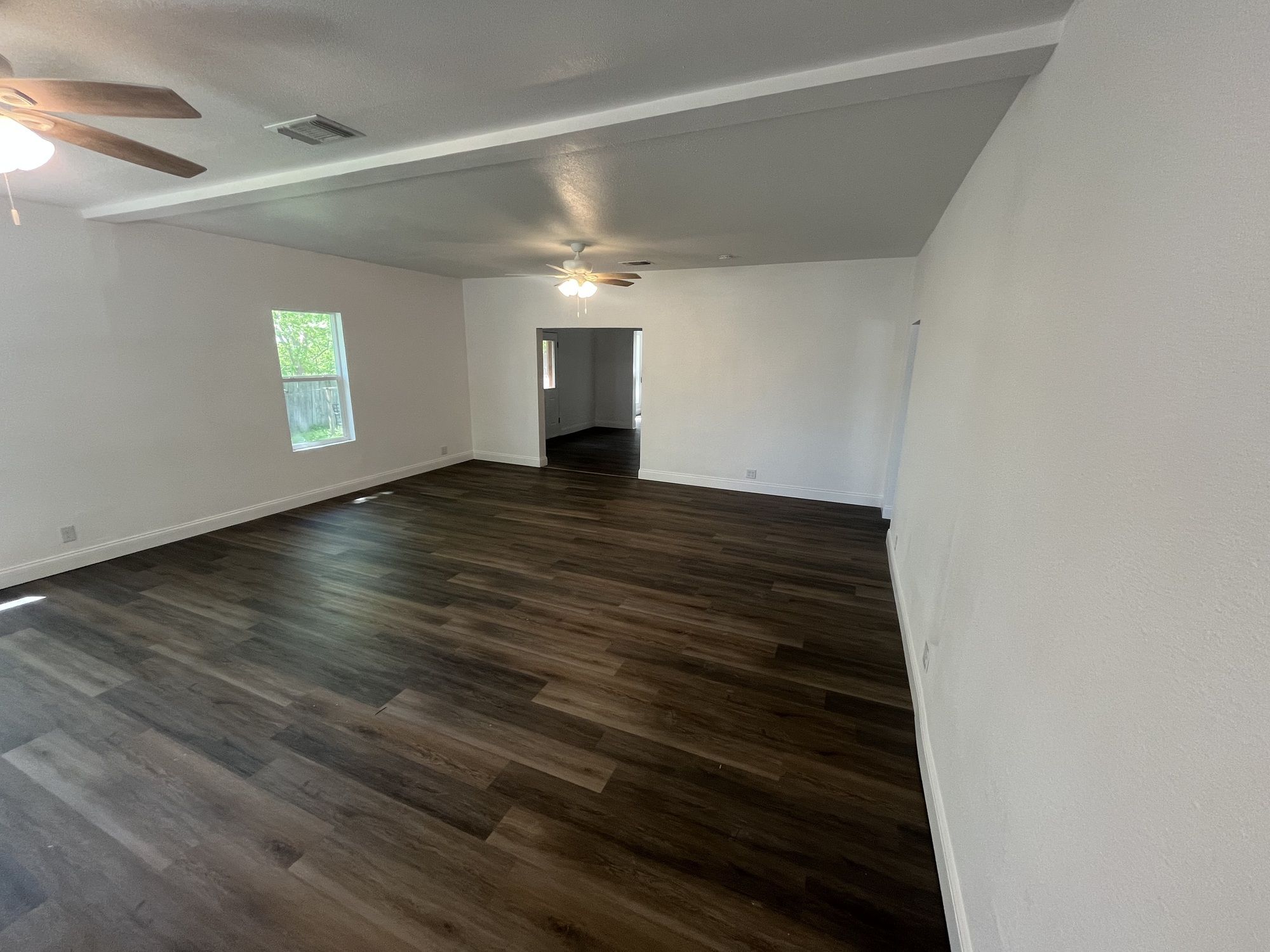 Retail for lease at 115 Hickman St, Liberty Hill, TX, 78642 — photo 6