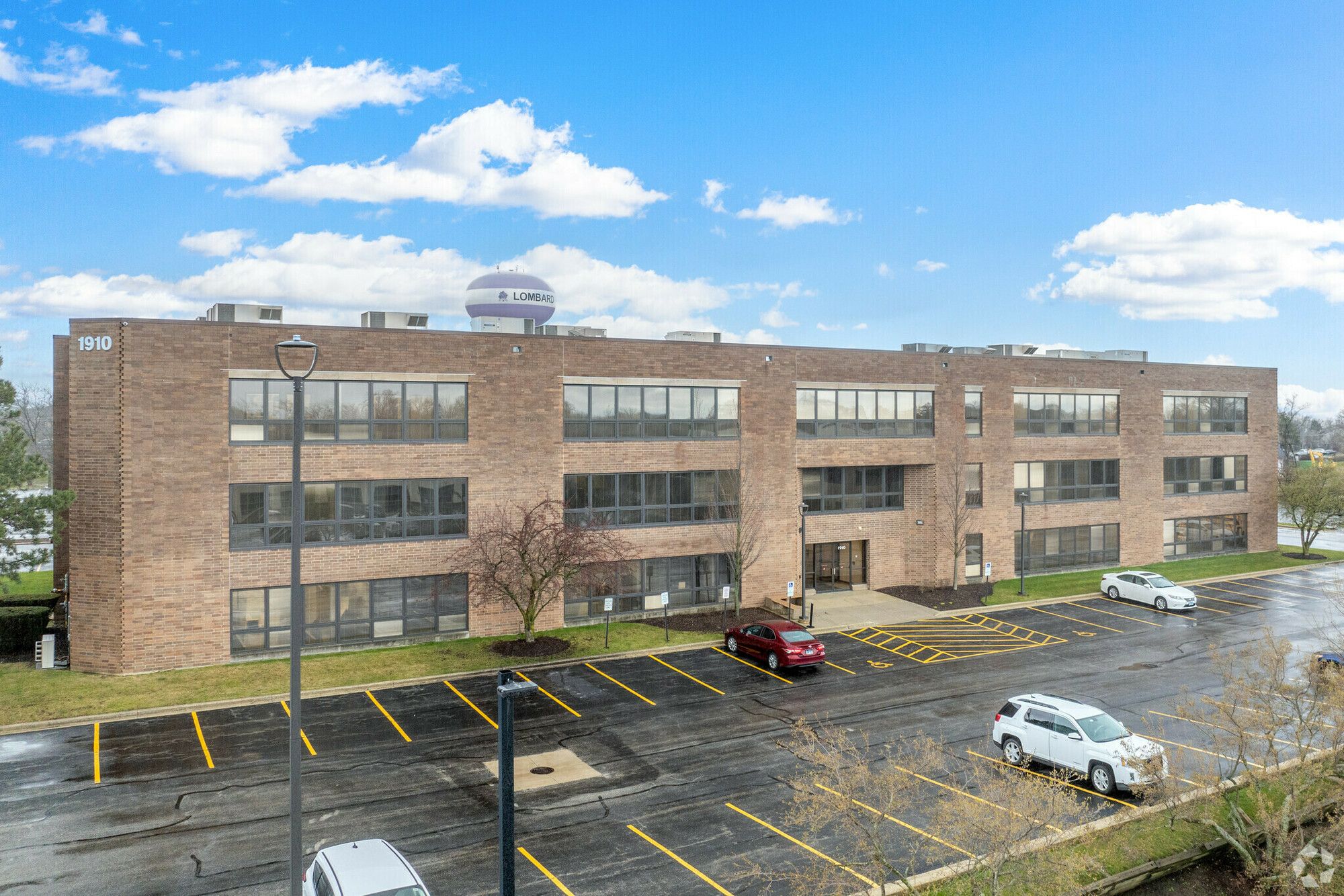 1910 S Highland Ave, Lombard, IL 60148