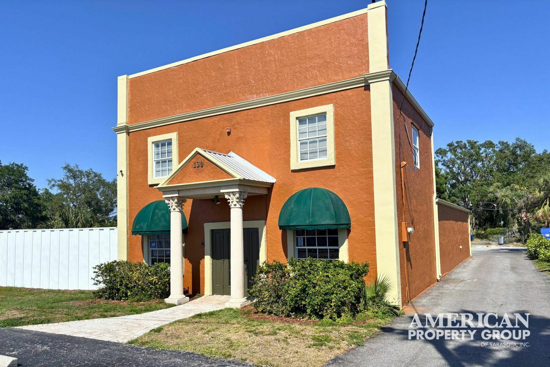 130 N Tamiami Trl, Osprey, FL 34229