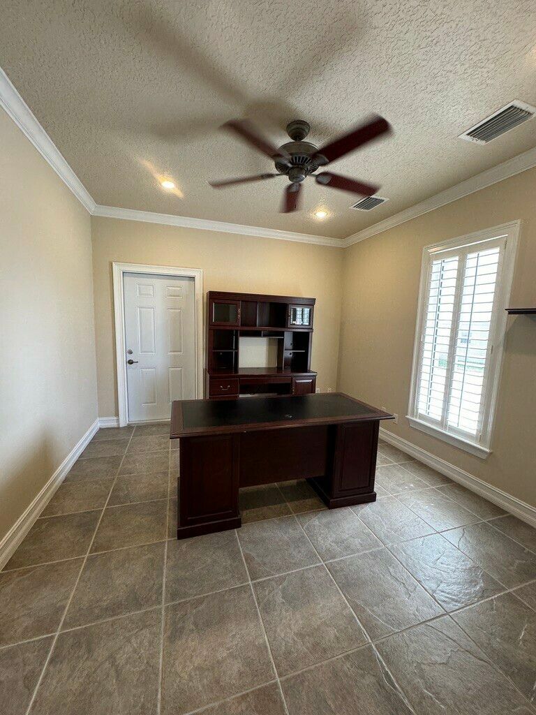 8698 Commerce St, Cape Canaveral, FL 32920