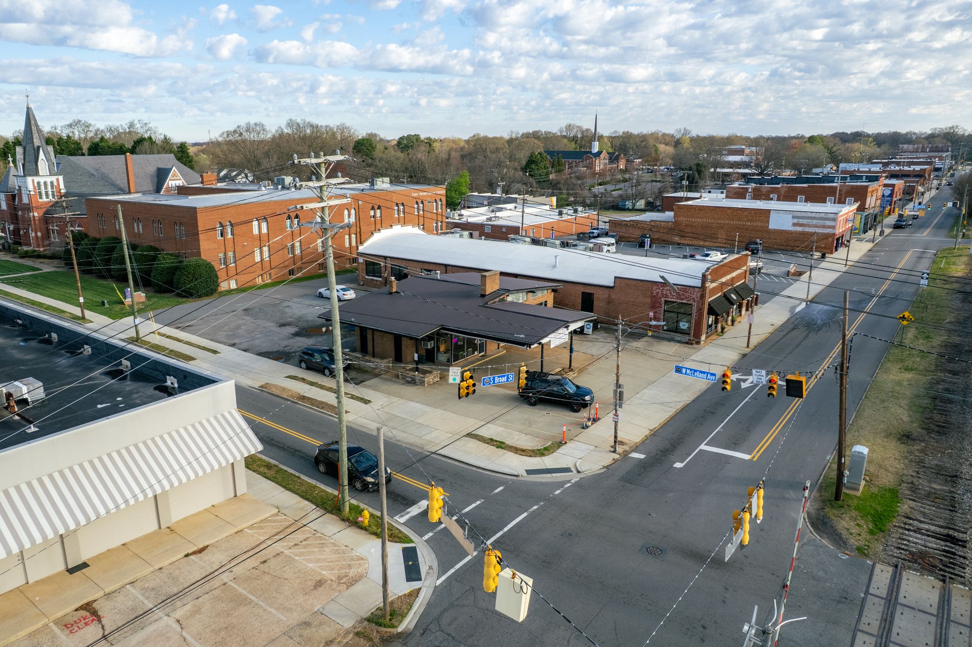151 S Broad St, Mooresville, NC 28115