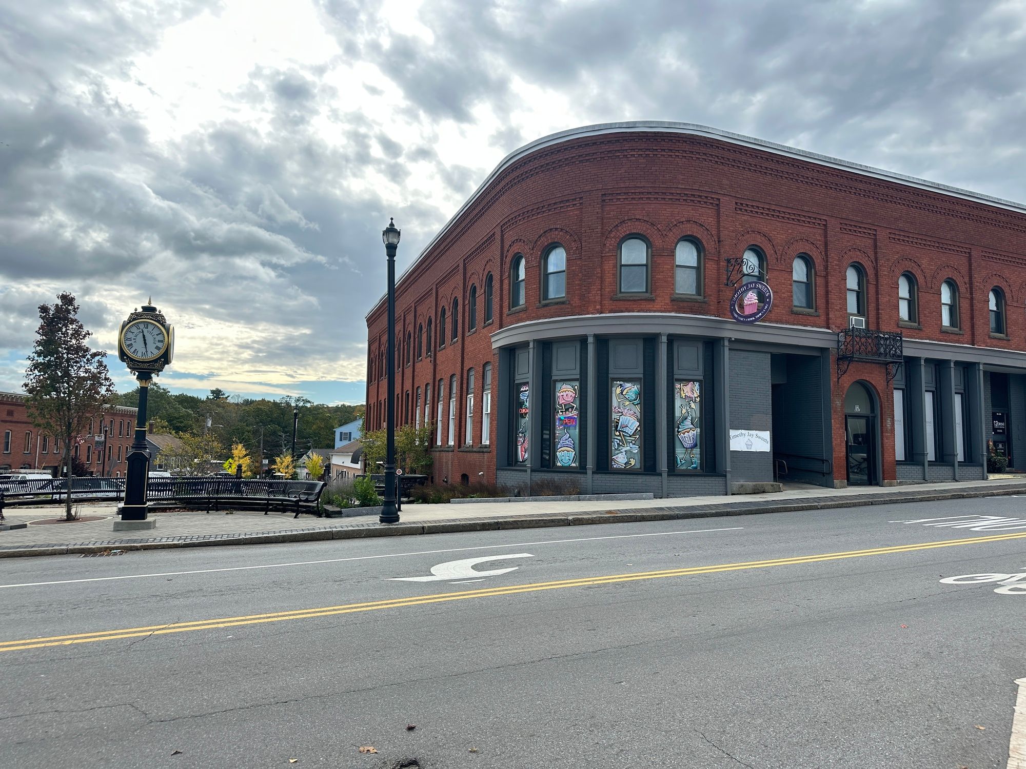 97 Elm St, Millbury, MA 01527