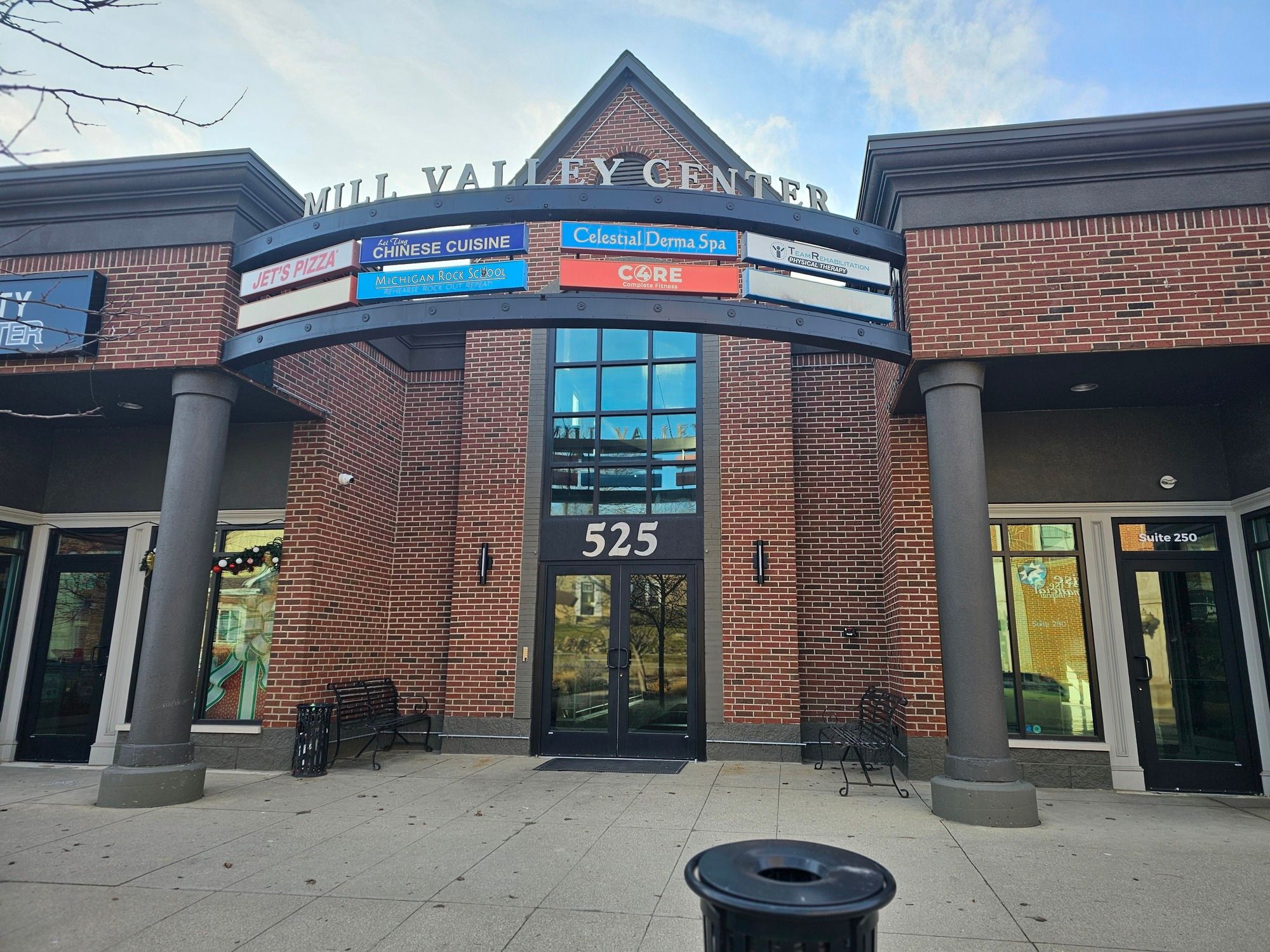 525 N Main St, Milford, MI 48381