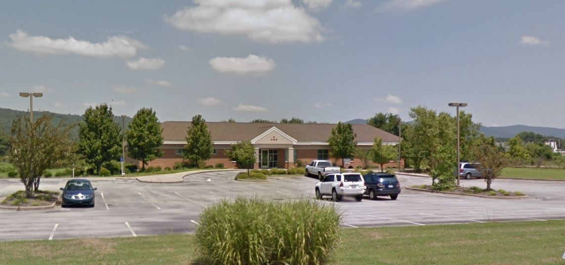1713 Hamric Dr E, Oxford, AL 36203