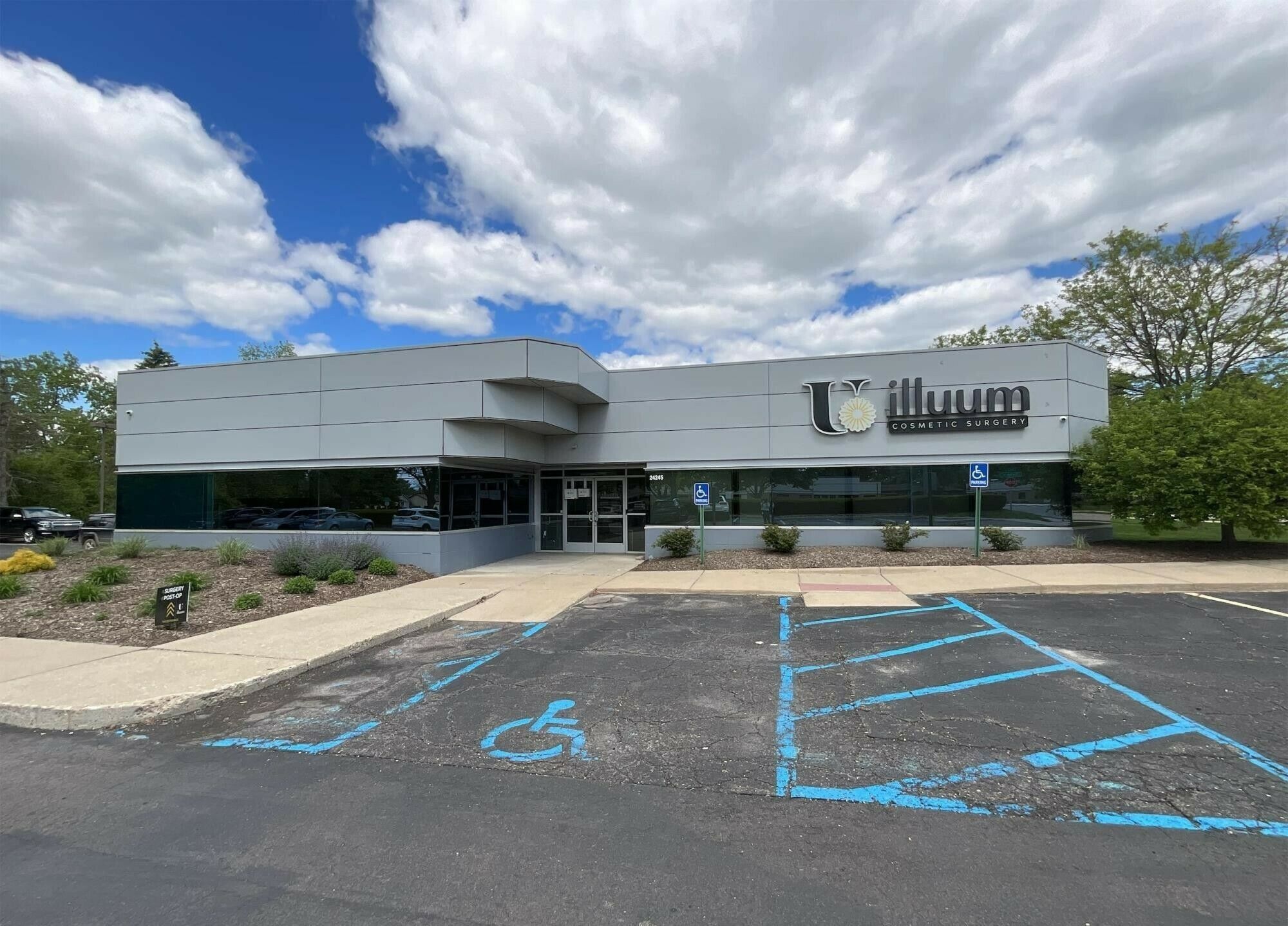 24245 Karim Blvd, Novi, MI 48375