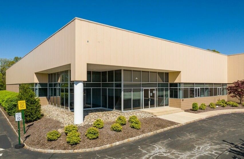 1 Dodge Dr, West Caldwell, NJ 07006