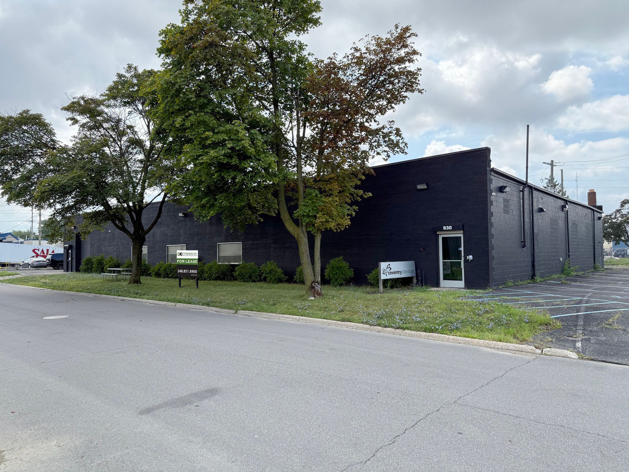 930 E Lewiston Ave, Ferndale, MI 48220
