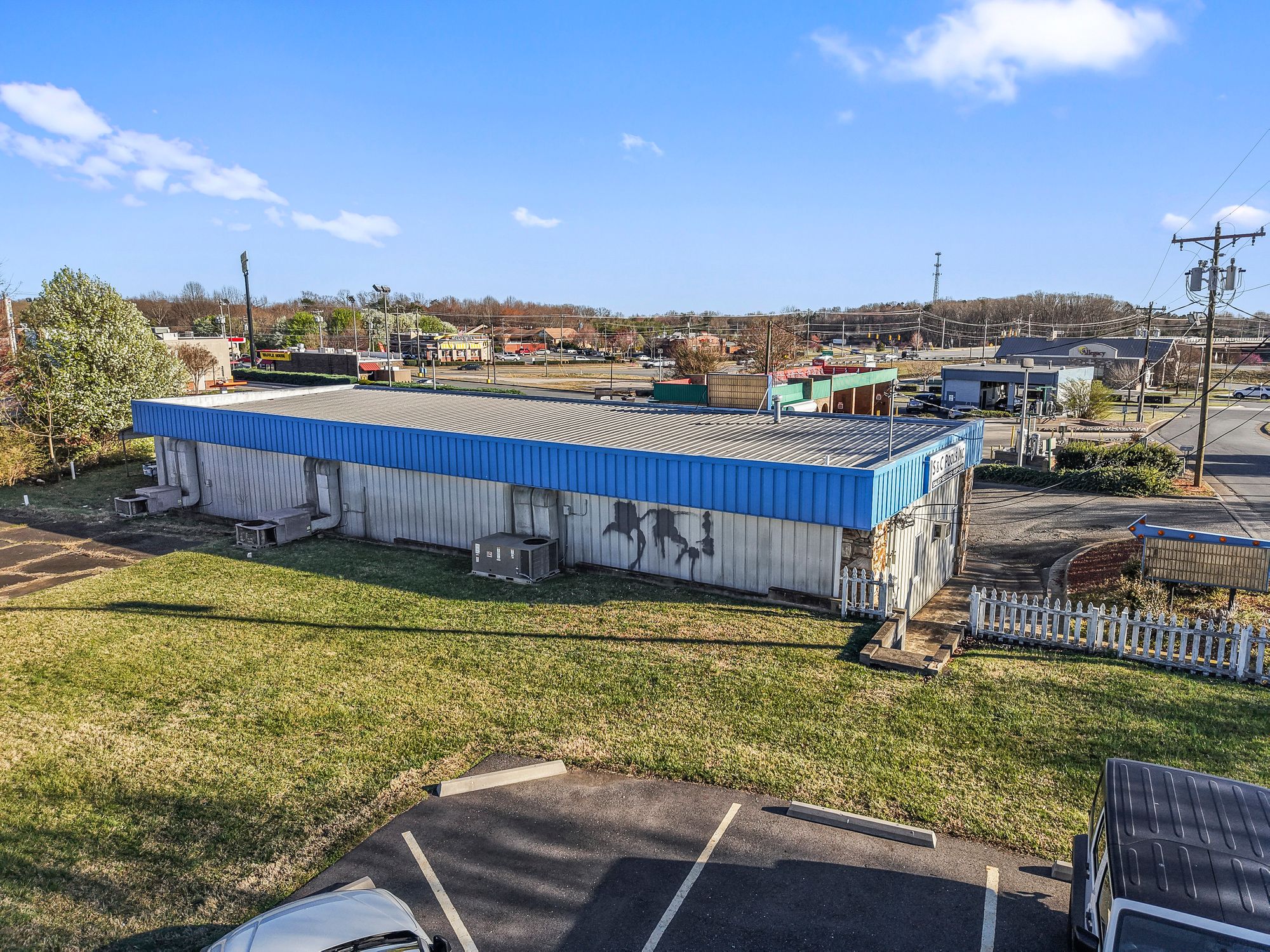 111 Angela Dr, King, NC 27021
