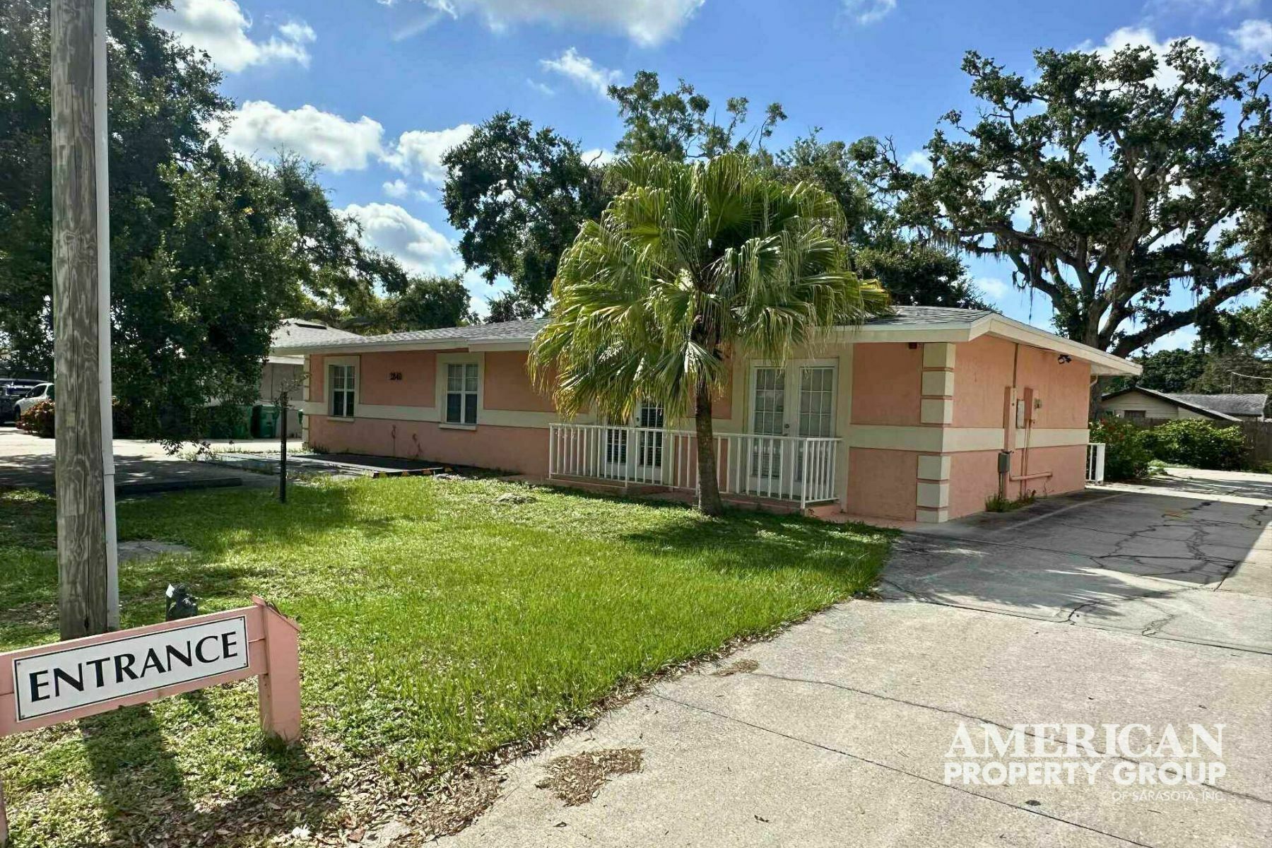 2840 Proctor Rd, Sarasota, FL 34231