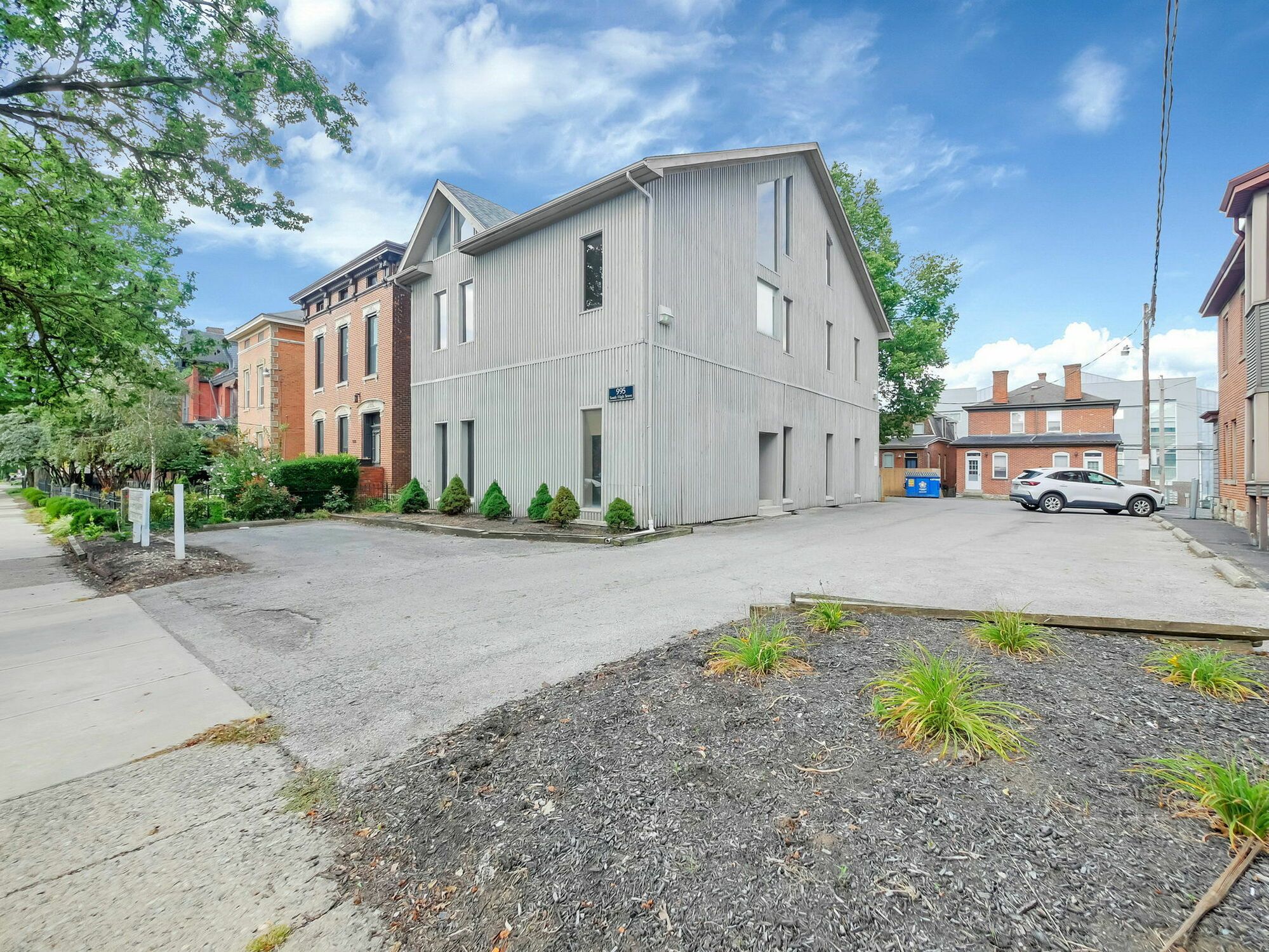995 S High St, Columbus, OH 43206