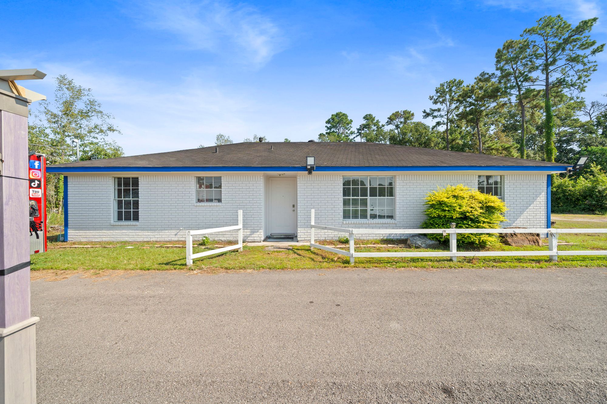 1439 Rayford Rd, Spring, TX 77386