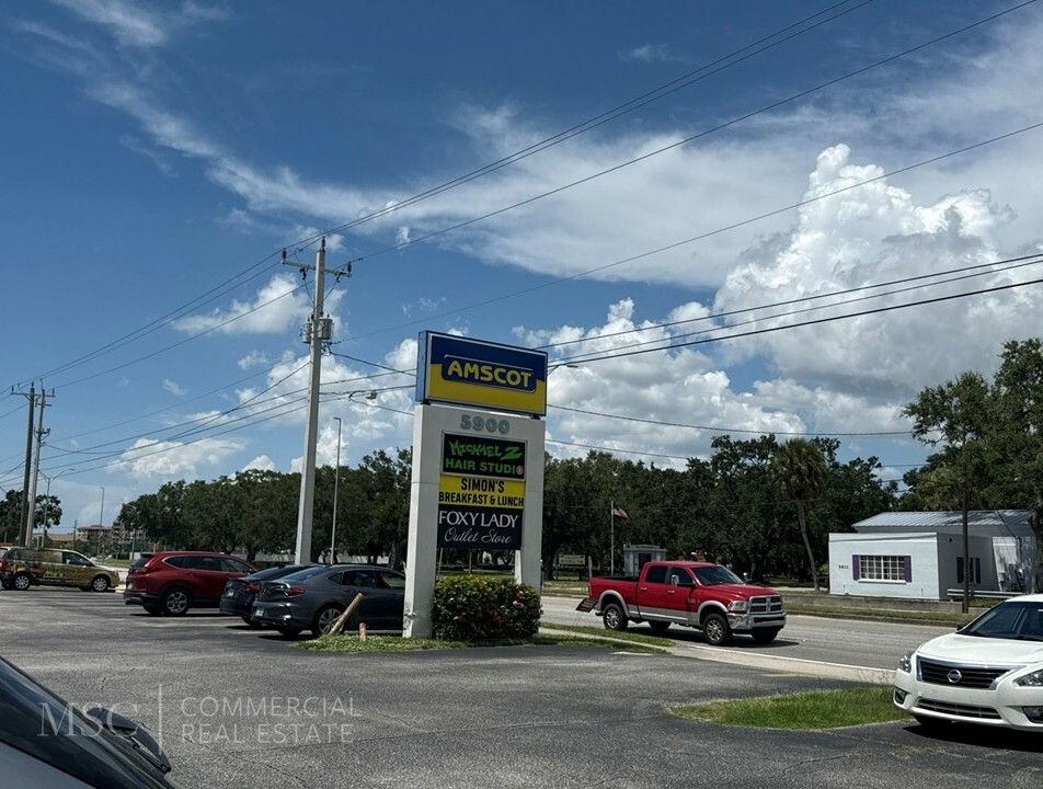 5900 S Tamiami Trl, Suite 17 Sarasota FL 34231