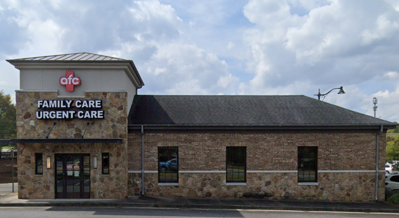 1095 Woodstock Rd, Roswell, GA 30075